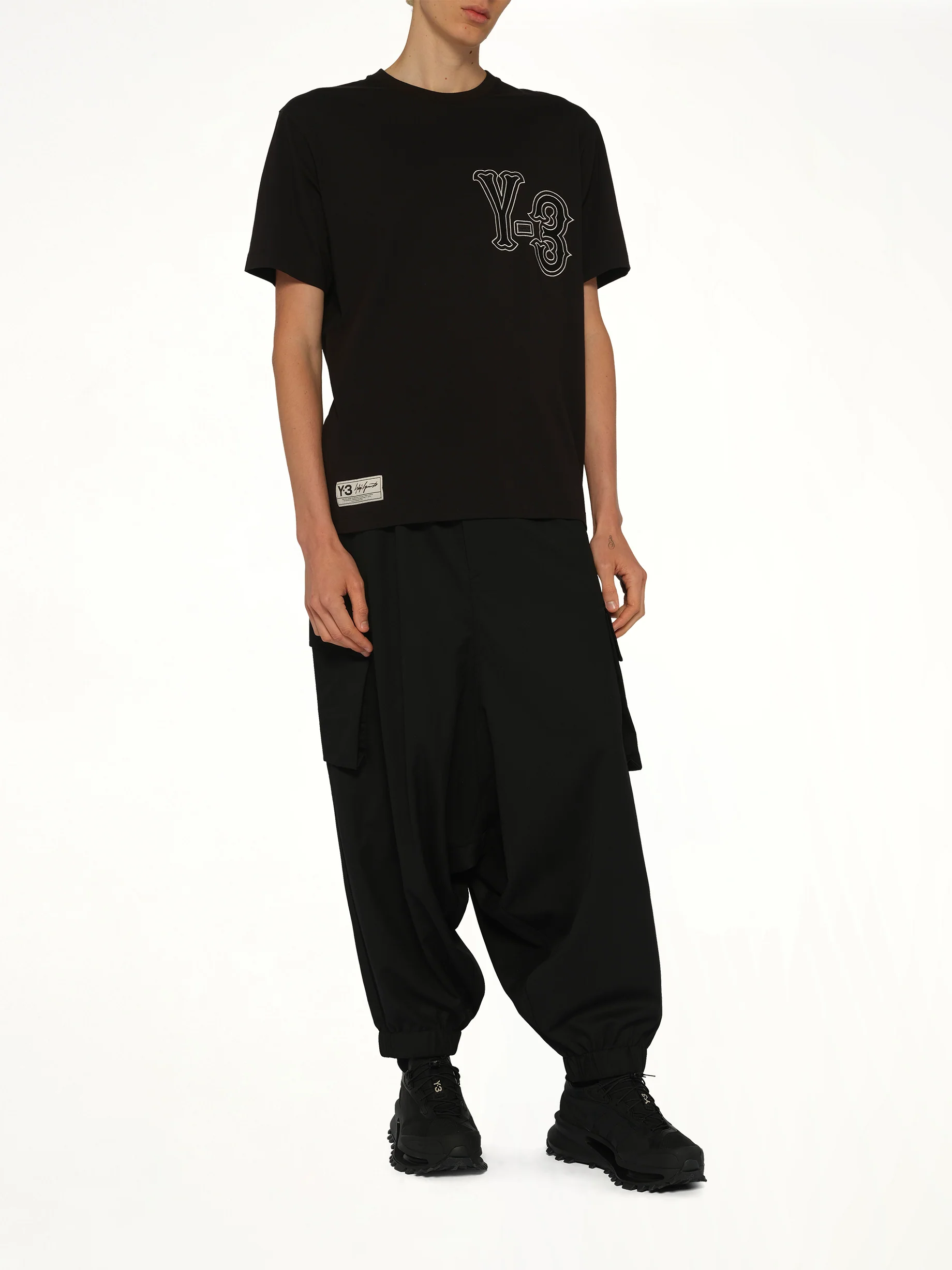 Elite 5 Graphics T-Shirt in Black - Image 4