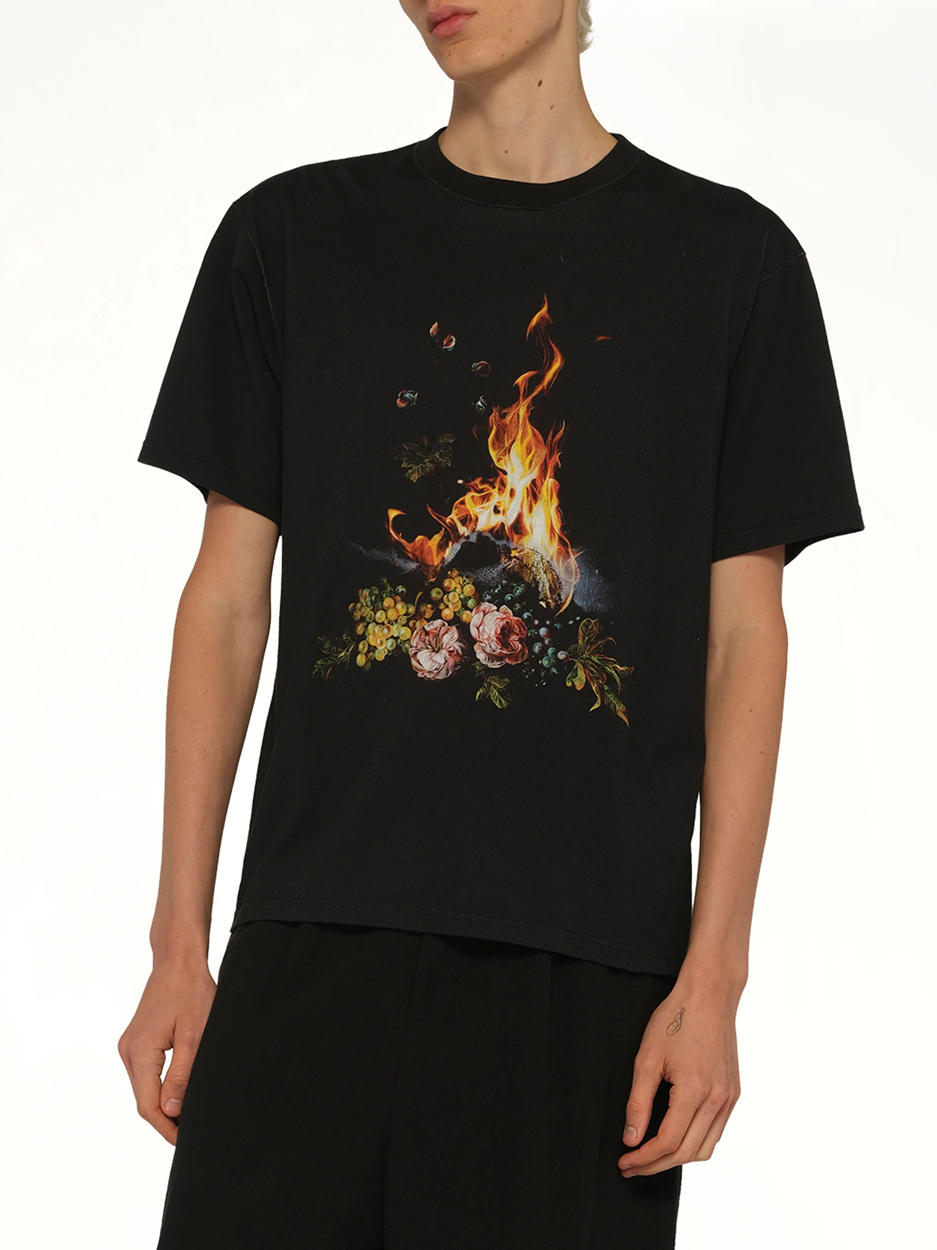 Emma Bennet Graphic T-Shirt in Black - Image 6