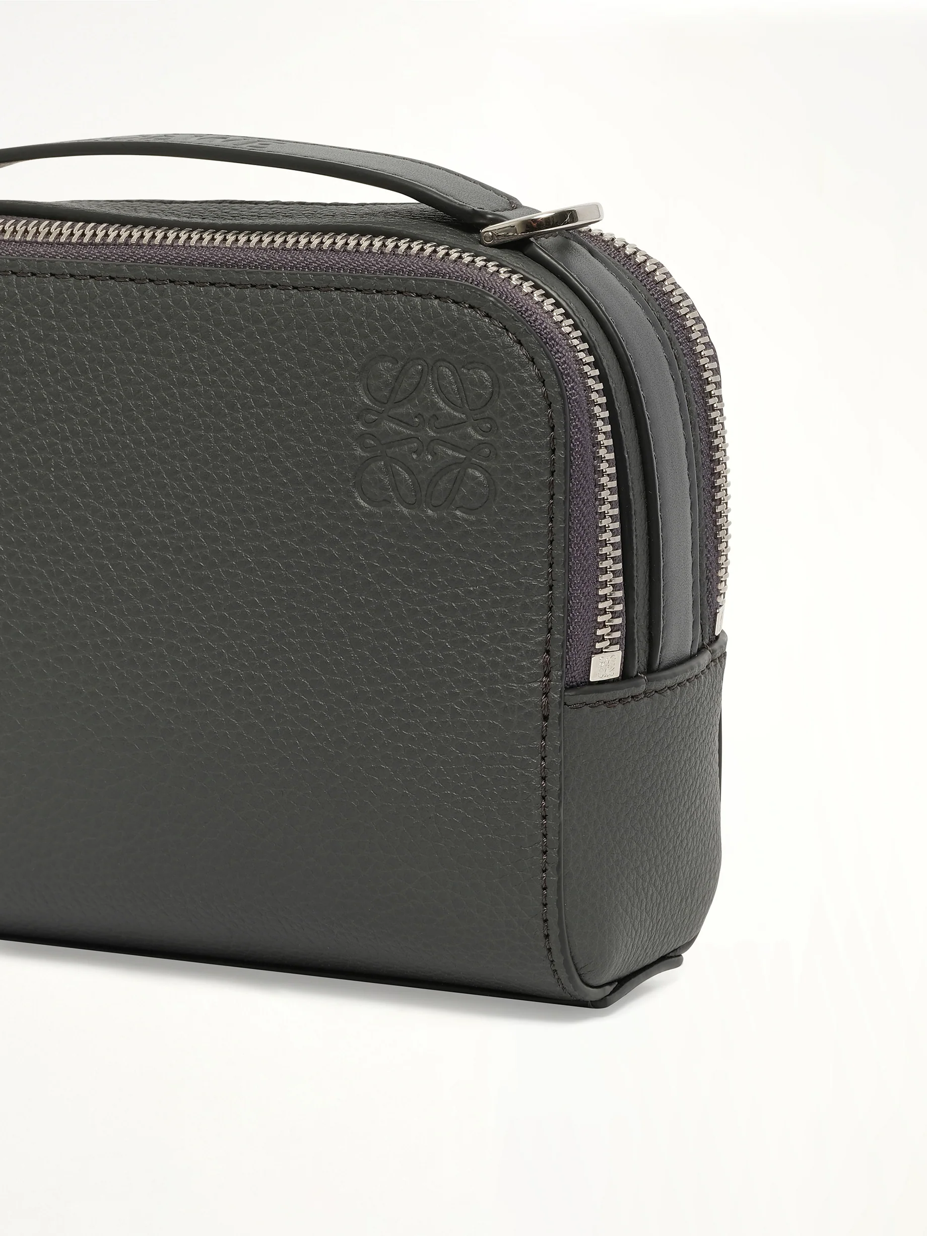 Essential Camera Bag Mini in Anthracite - Image 8