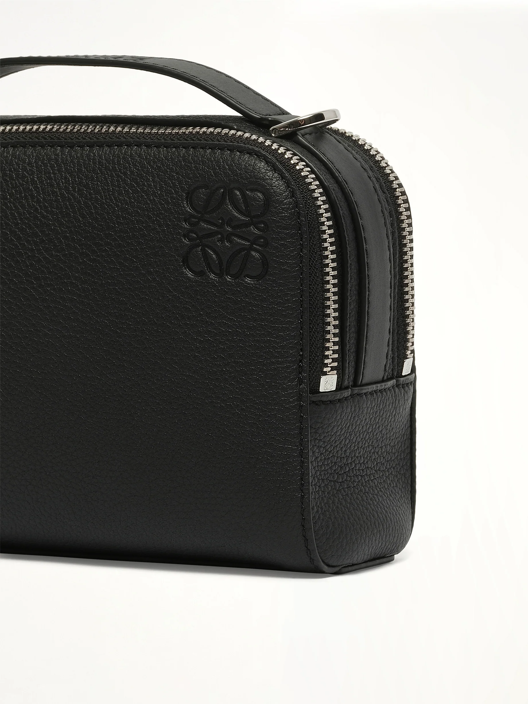 Essential Camera Bag Mini in Black - Image 3