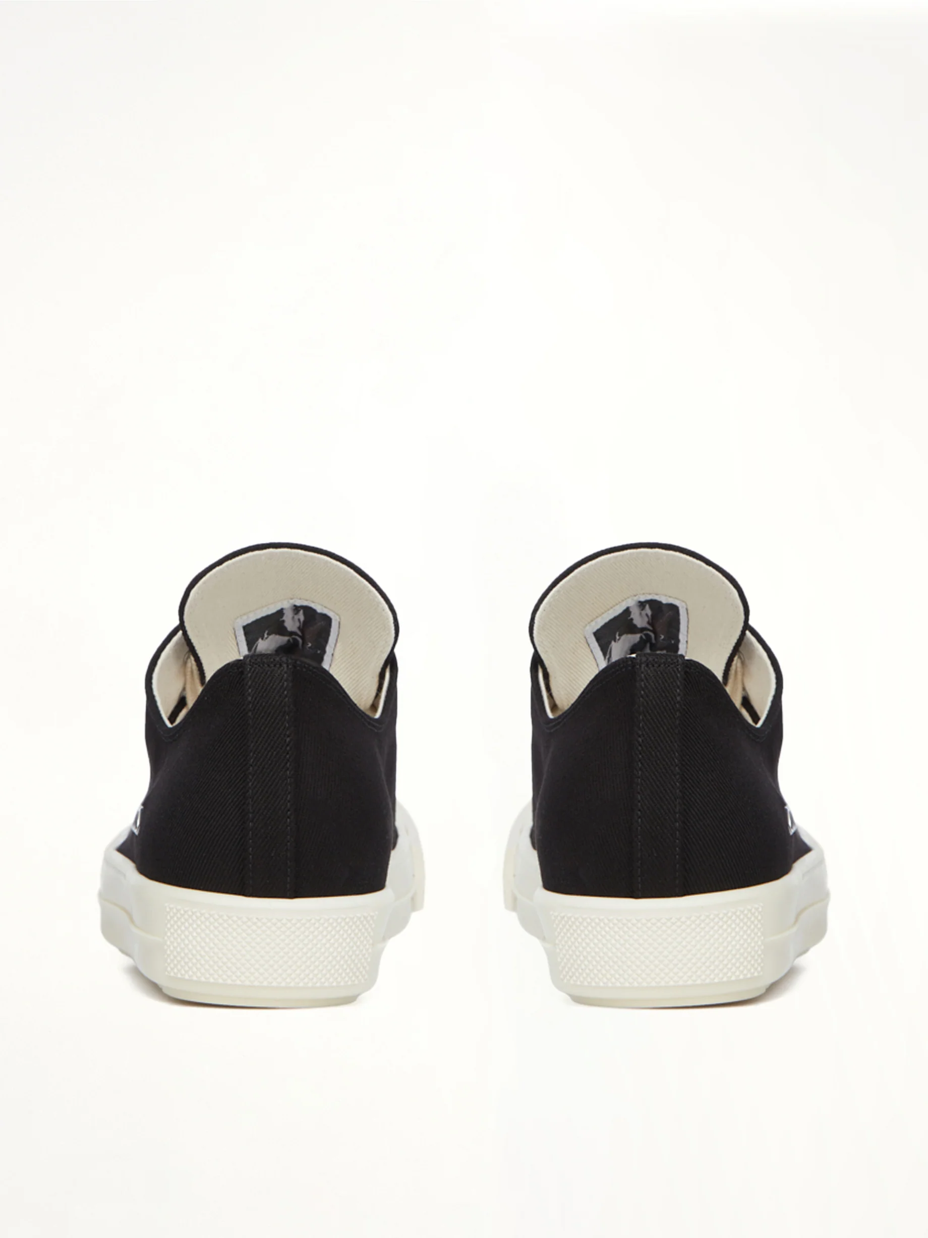 Extreme Low Sneaks in Black/Milk - Image 5