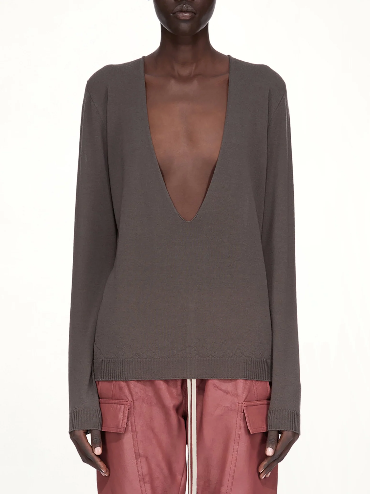 Extreme V Neck Pull in Dark Dust