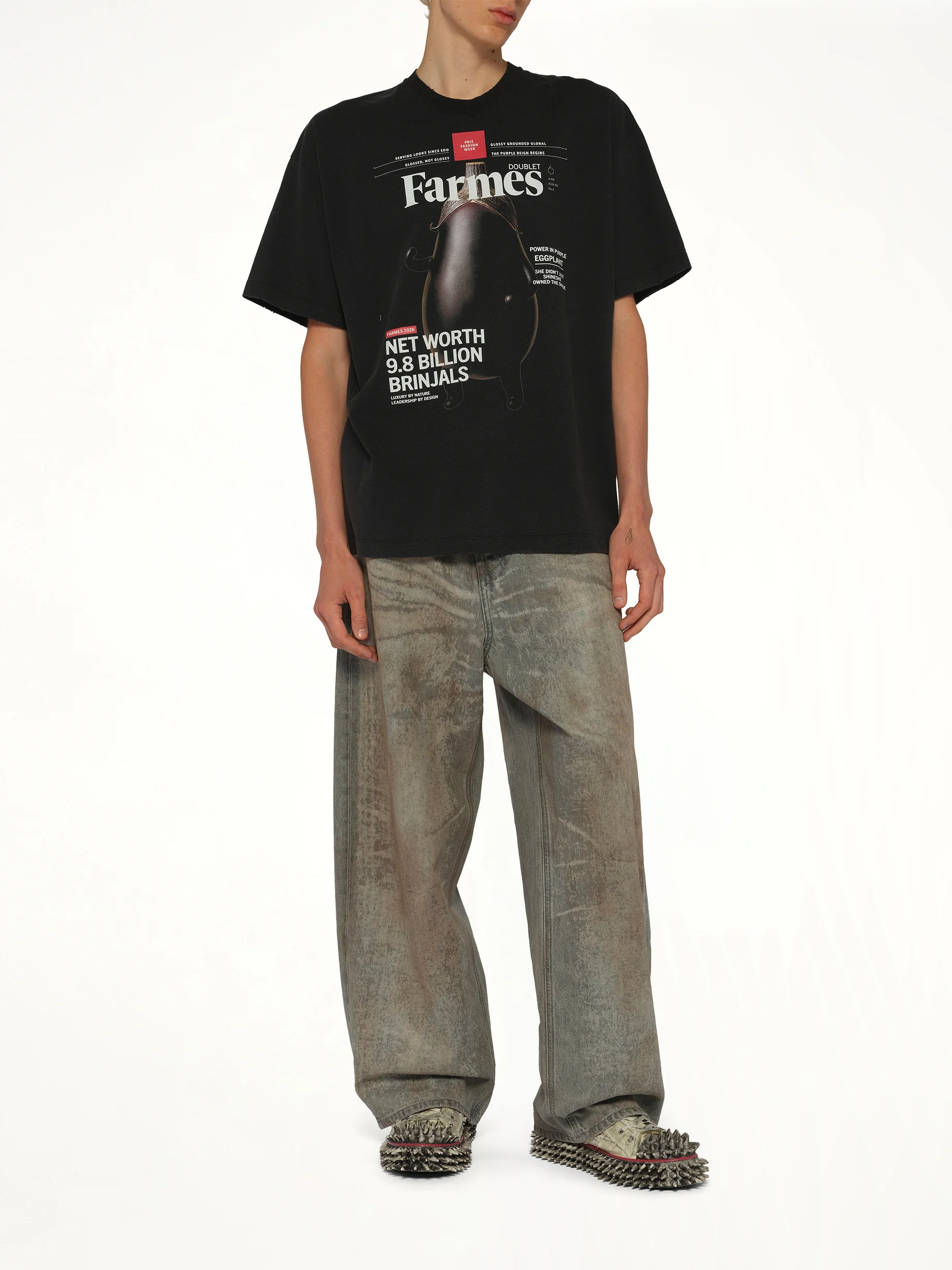Farmes Magazine Cover T-Shirt in Black - Image 4