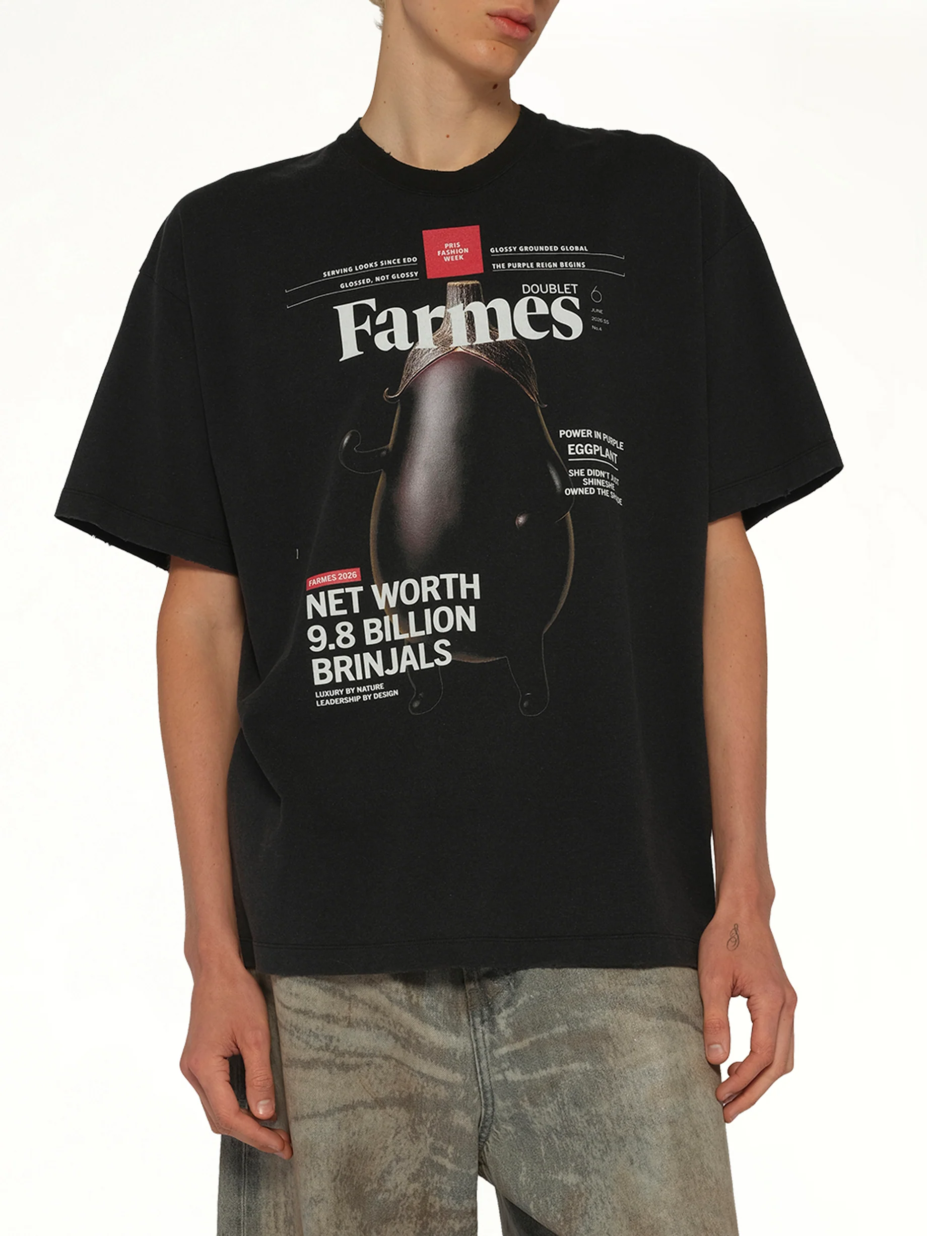Farmes Magazine Cover T-Shirt in Black - Image 6