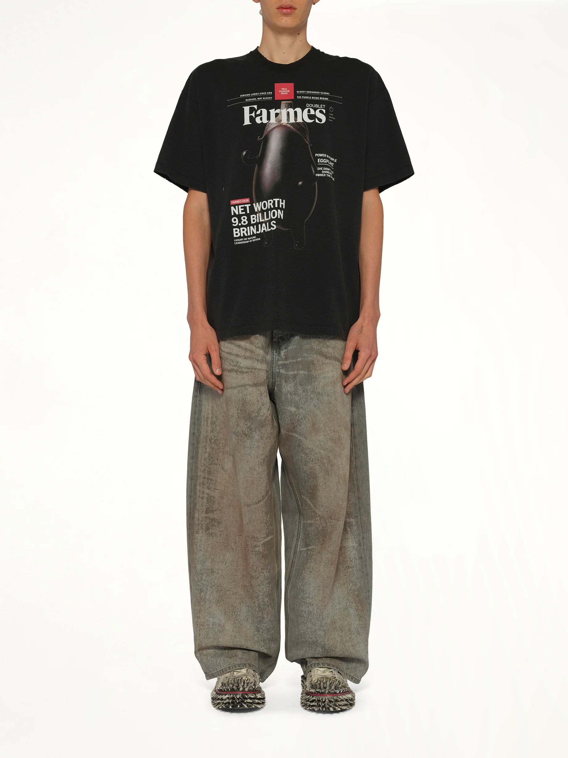 Farmes Magazine Cover T-Shirt in Black - Image 7