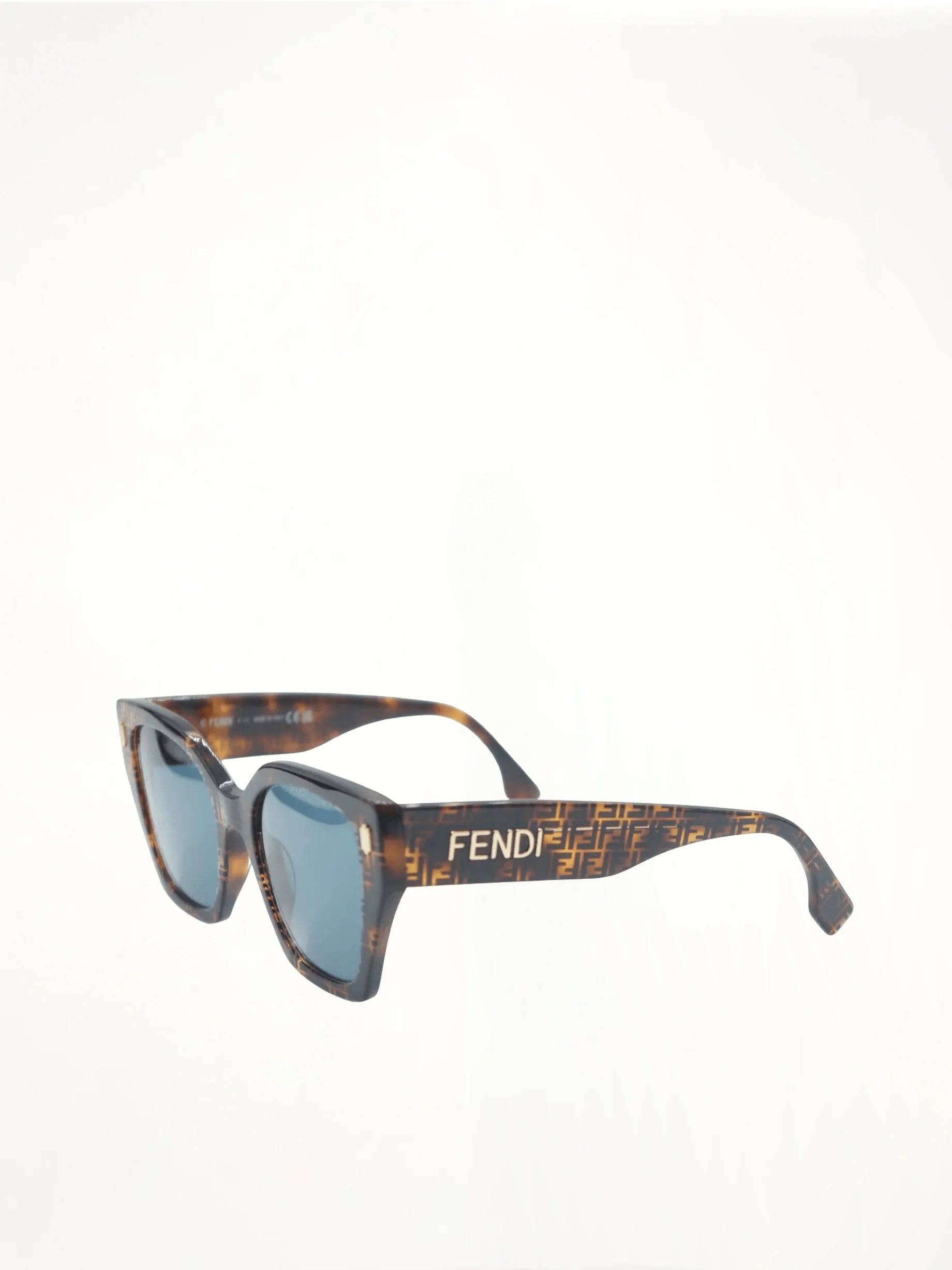 FE40070F Sunglasses with Smoke Lens in Coloured Havana - Image 2