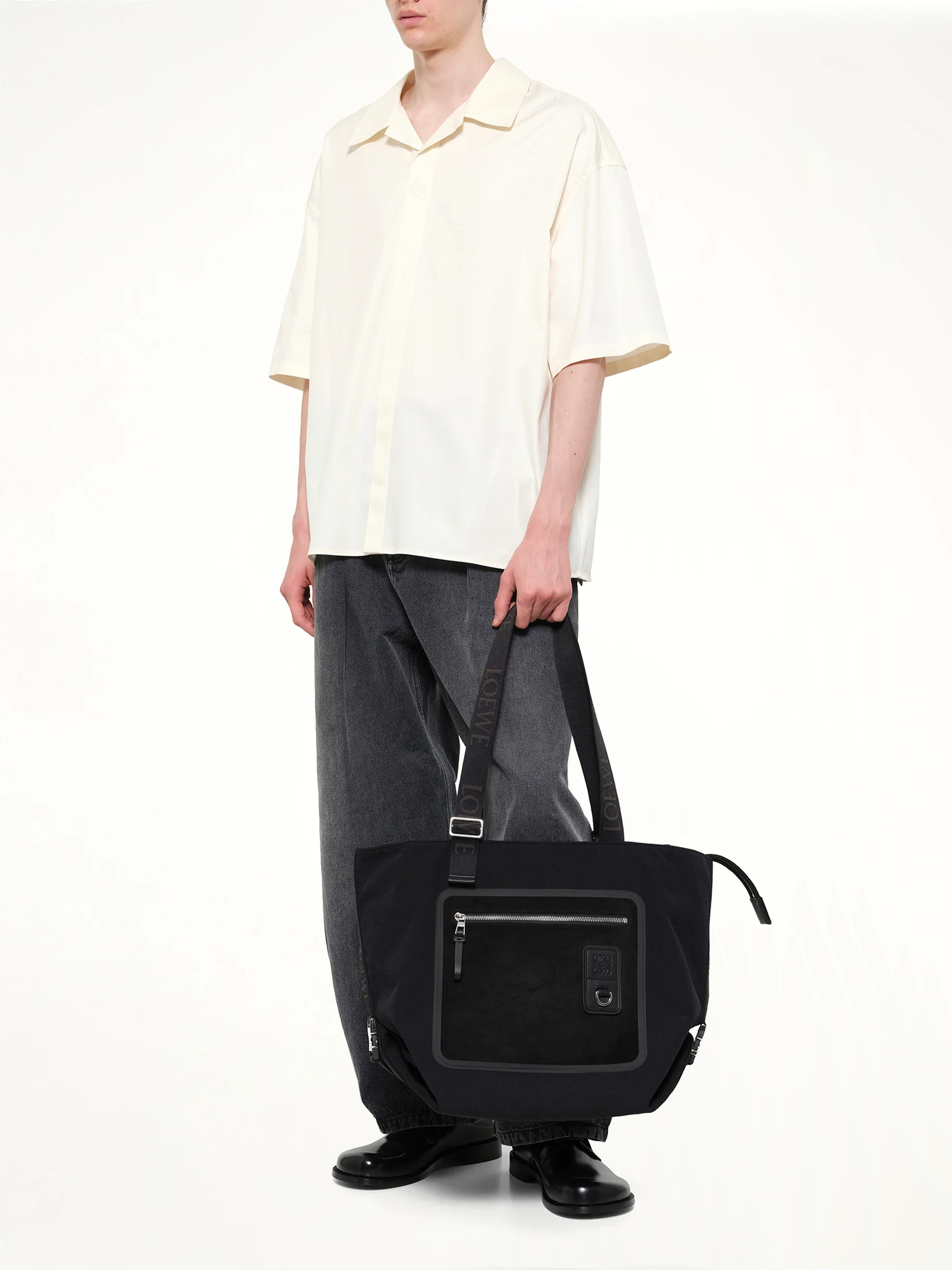 Flex Zipped Tote Bag in Black - Image 4