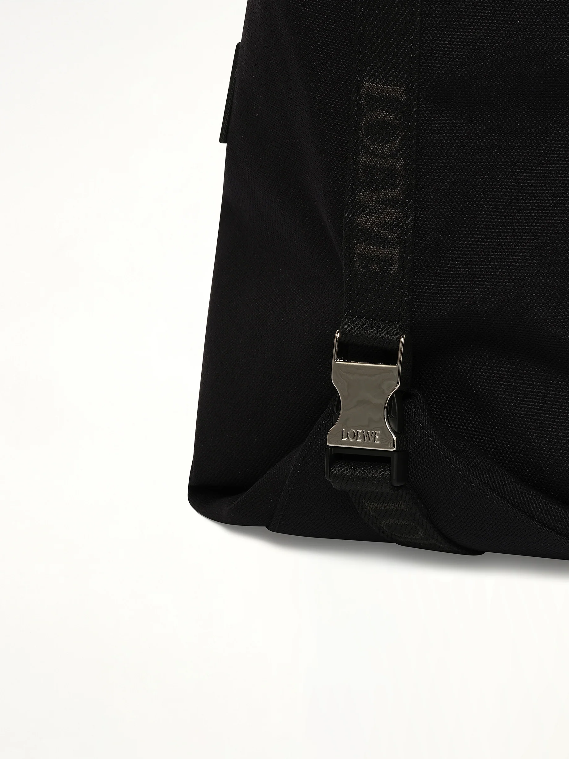 Flex Zipped Tote Bag in Black - Image 7