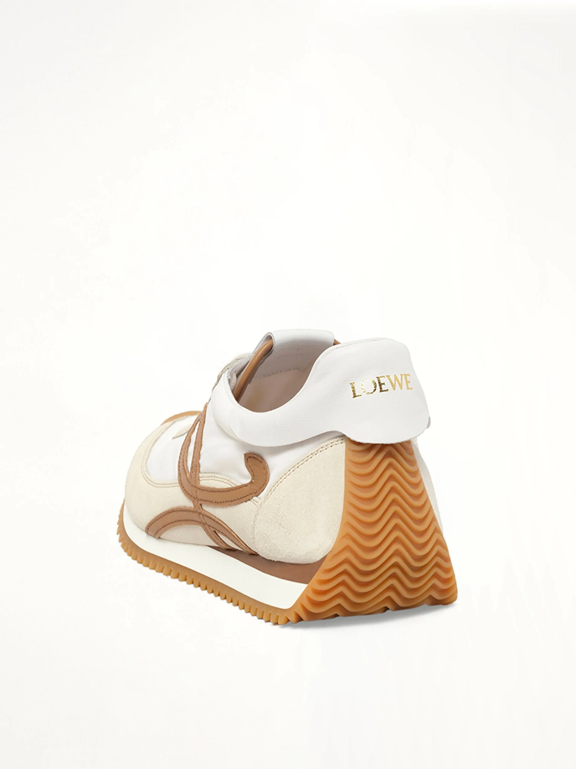 Flow Runner 2.0 in Chocolate - Image 3