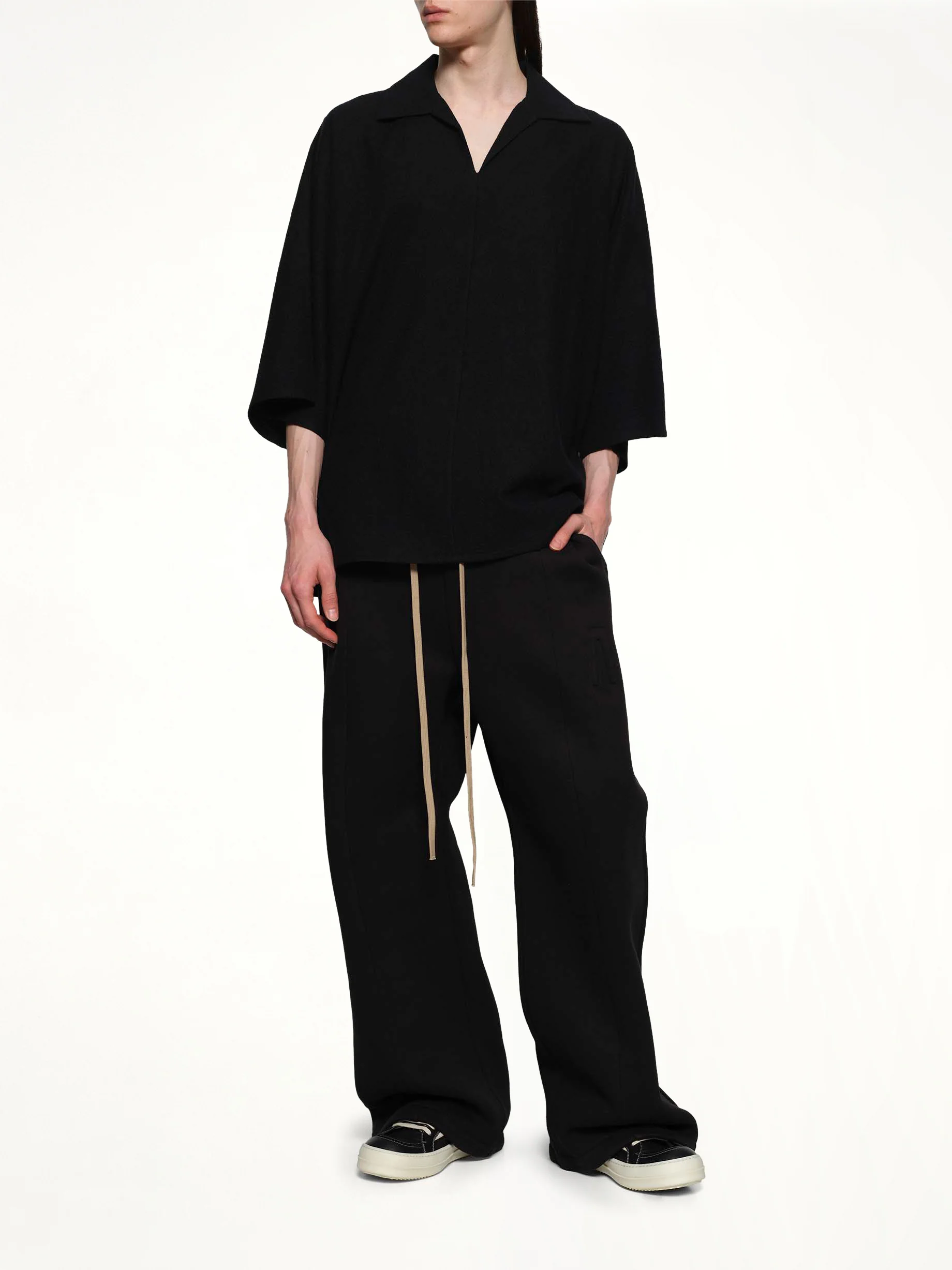 Virgin Wool Short Sleeve Shirt in Black - Image 4