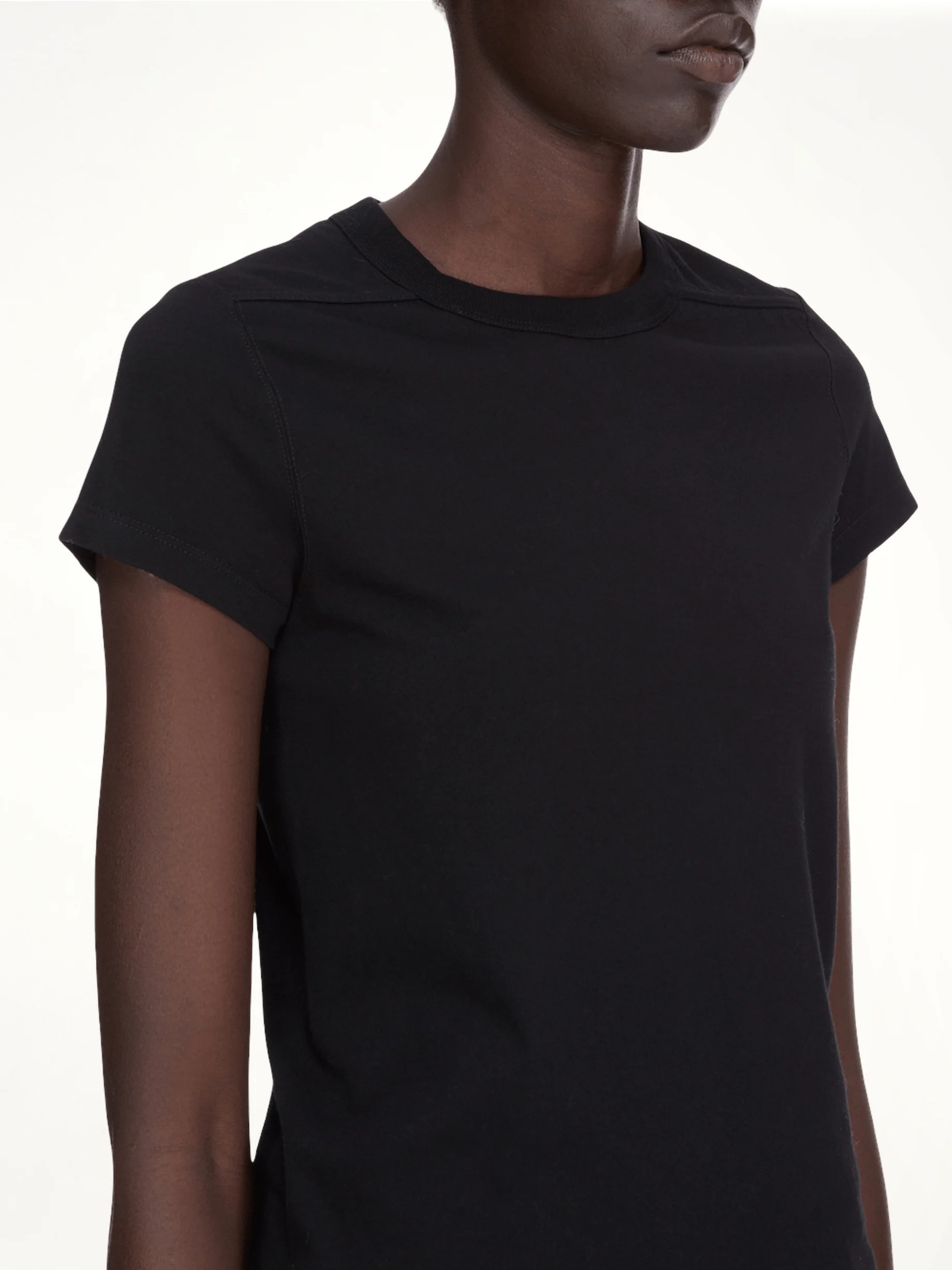 Cropped Level T-Shirt in Black - Image 3