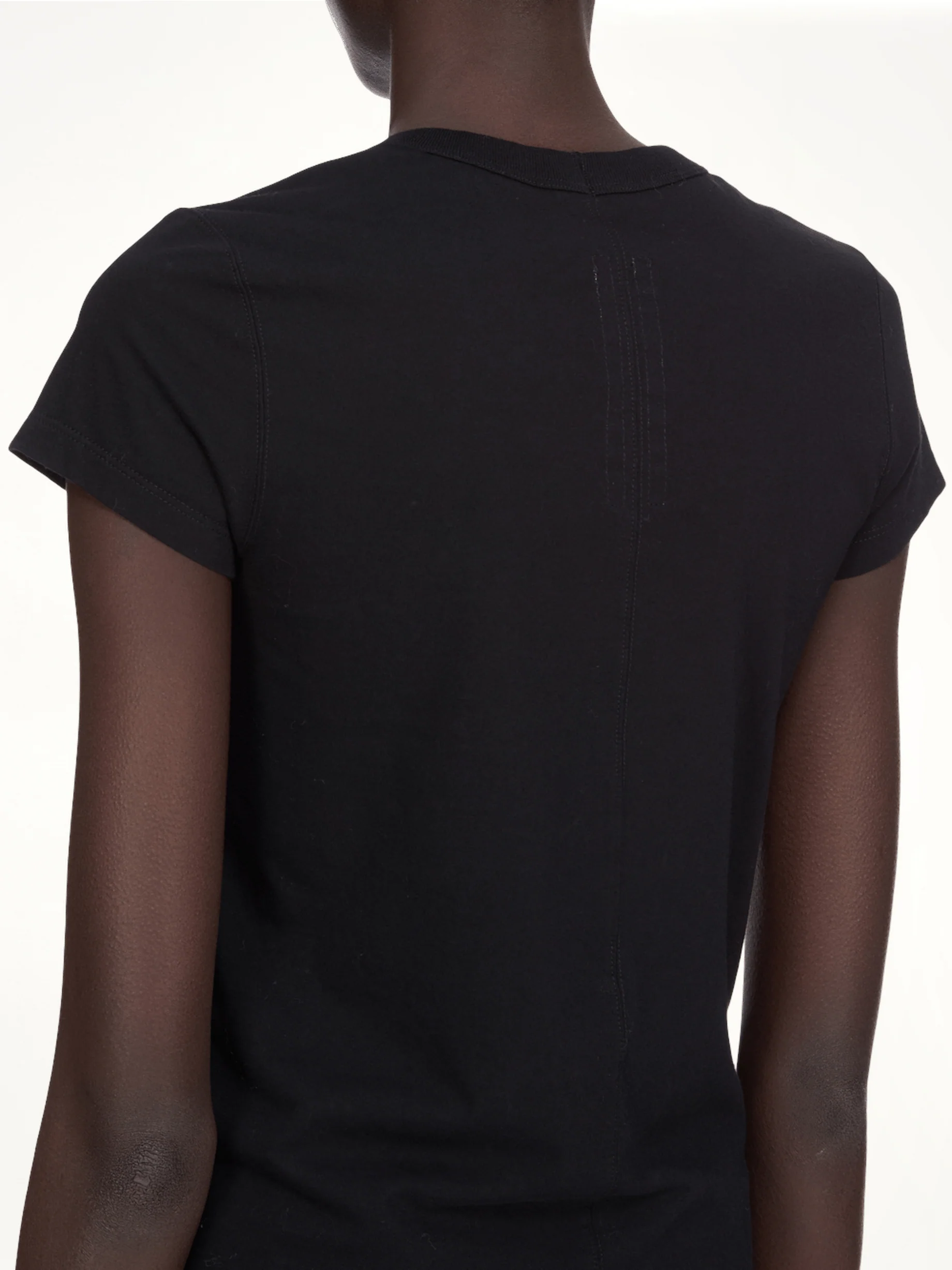 Cropped Level T-Shirt in Black - Image 5