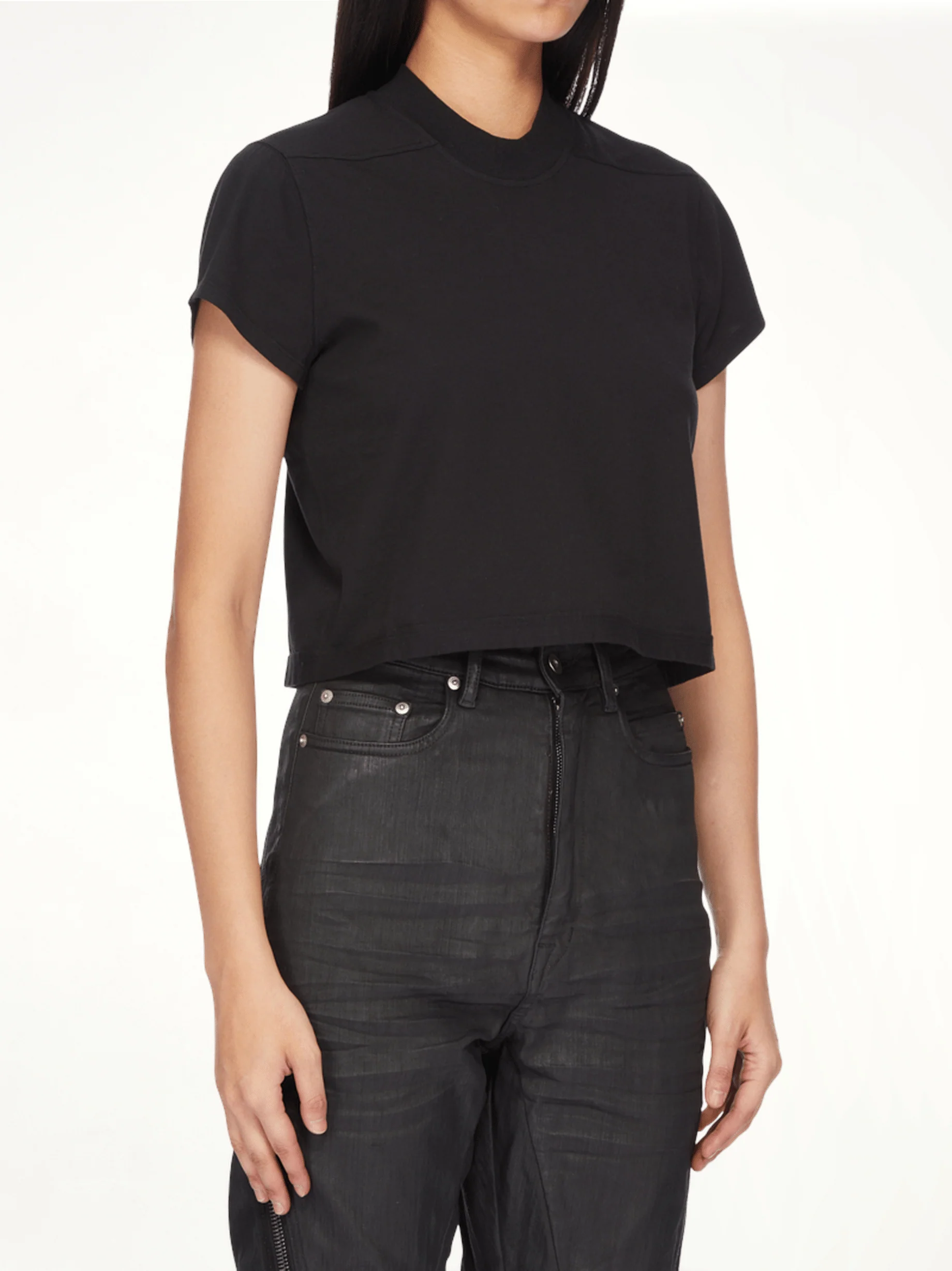 Cropped Small Level T-Shirt in Black - Image 5