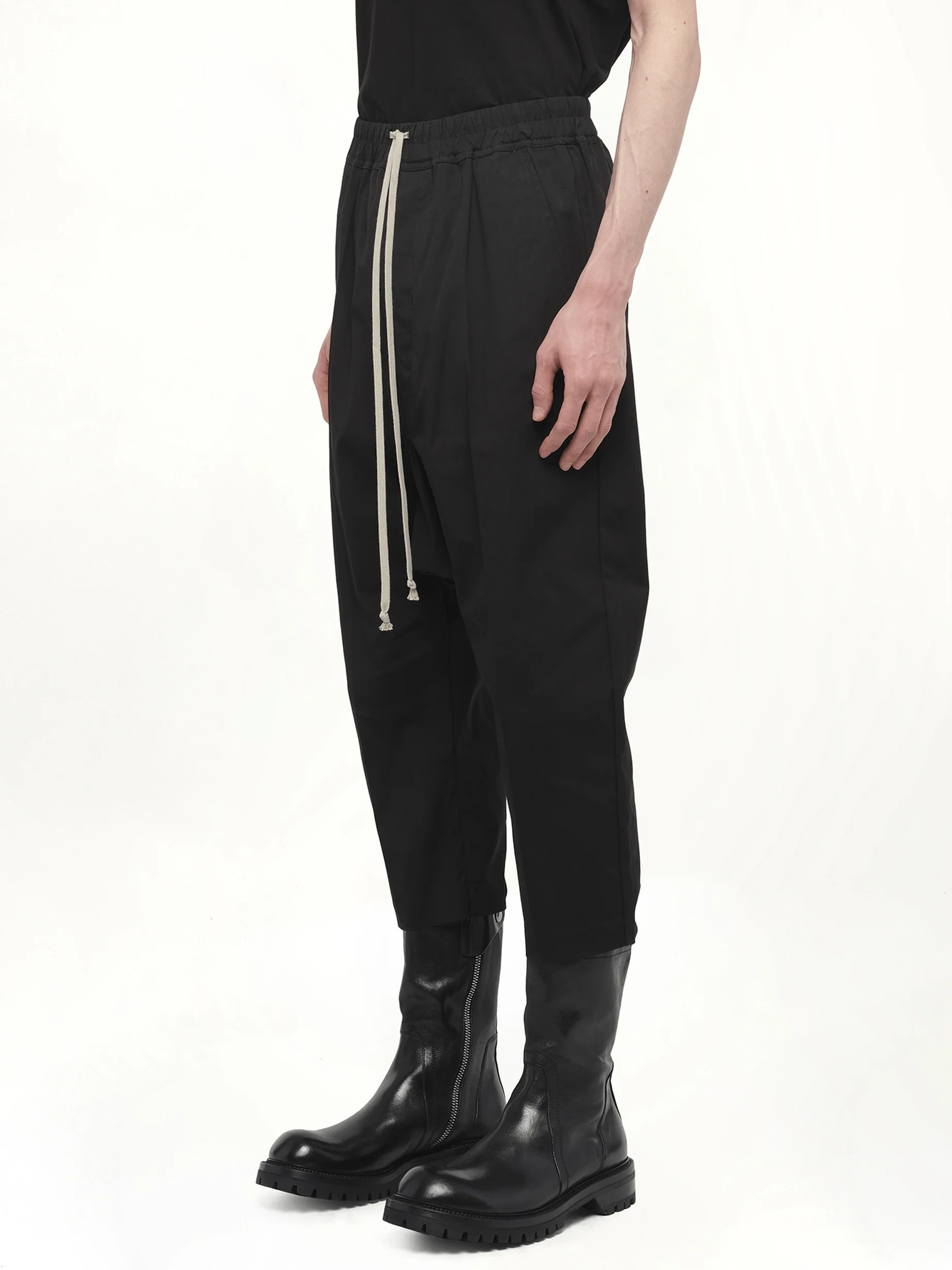 Drawstring Cropped Pants in Black - Image 3
