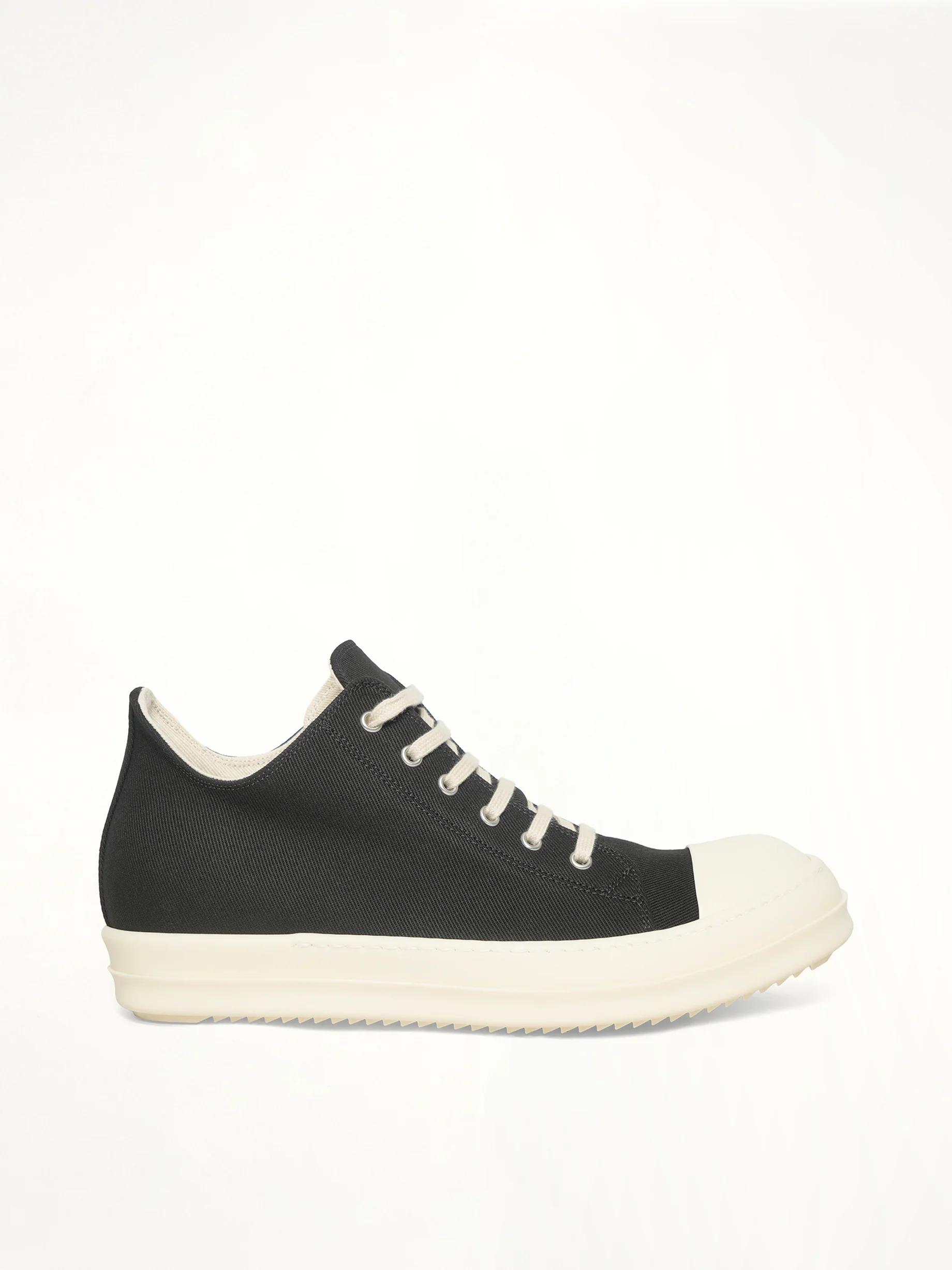 Low Sneaks in Black/Milk/Milk