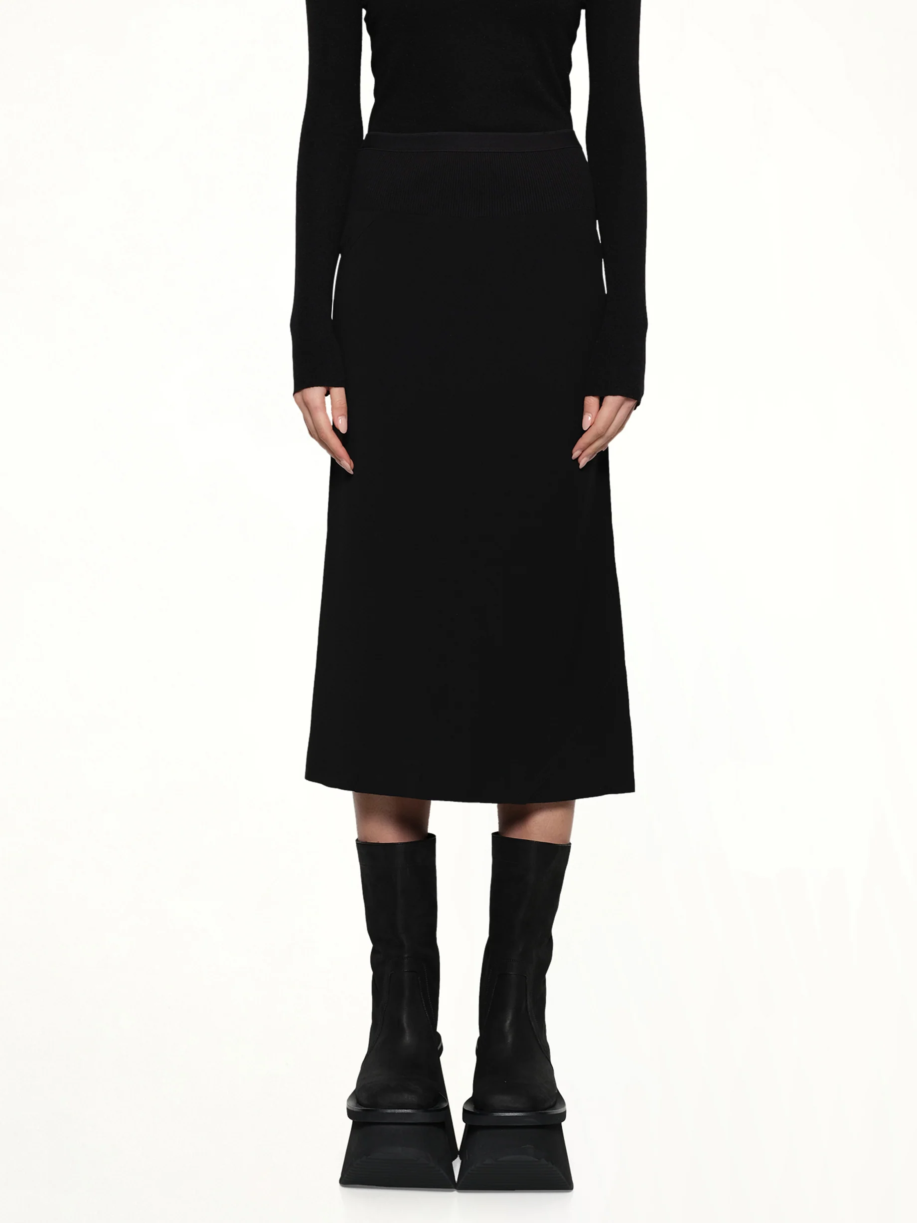 Knee Bias Light Skirt in Black