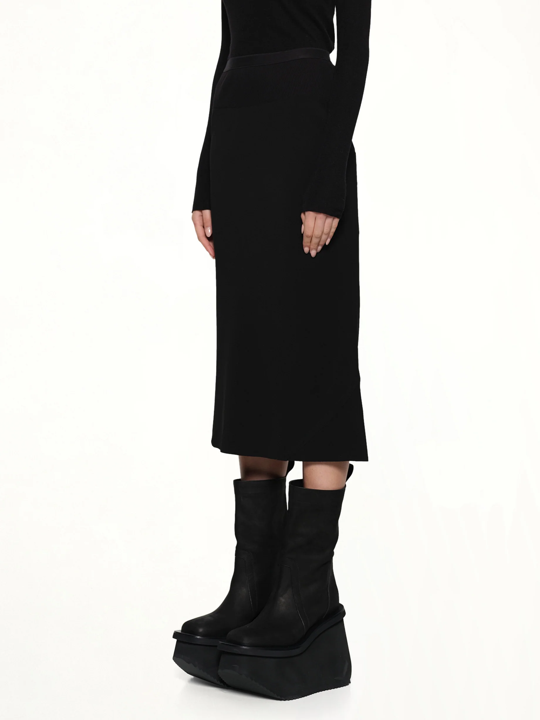 Knee Bias Light Skirt in Black - Image 3