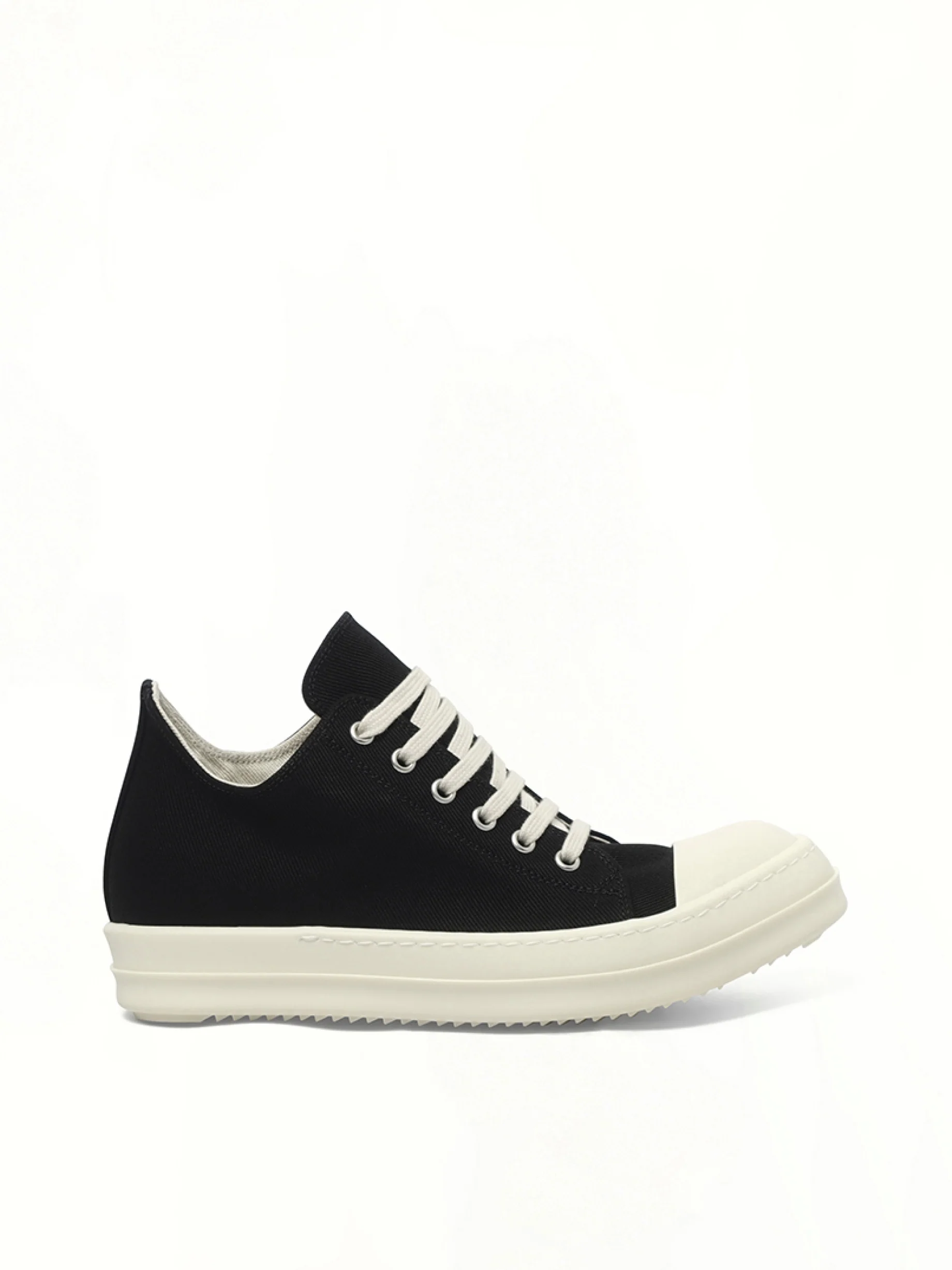 Low Sneaks in Black/Milk/Milk