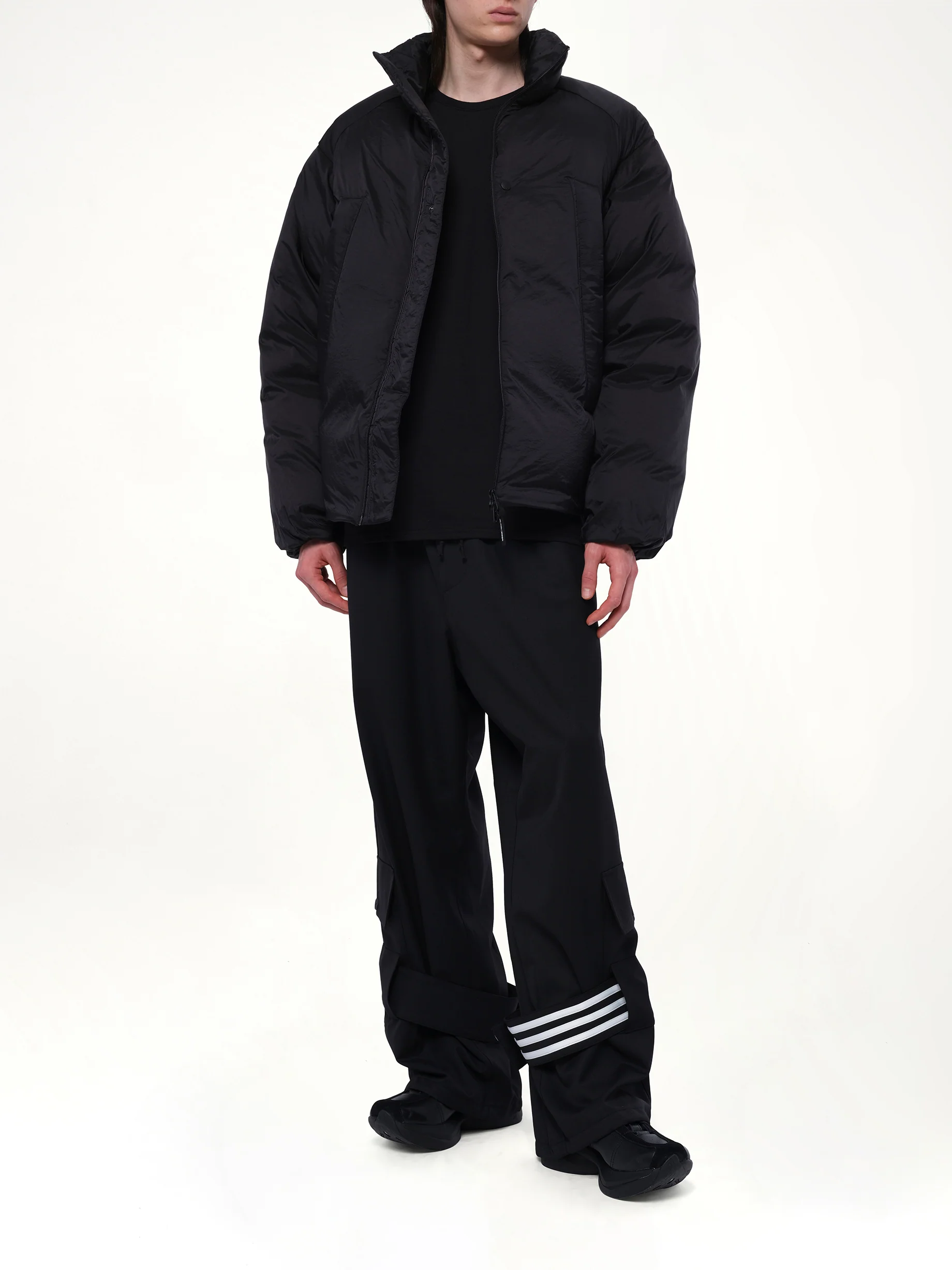 Puffer Jacket in Black - Image 4