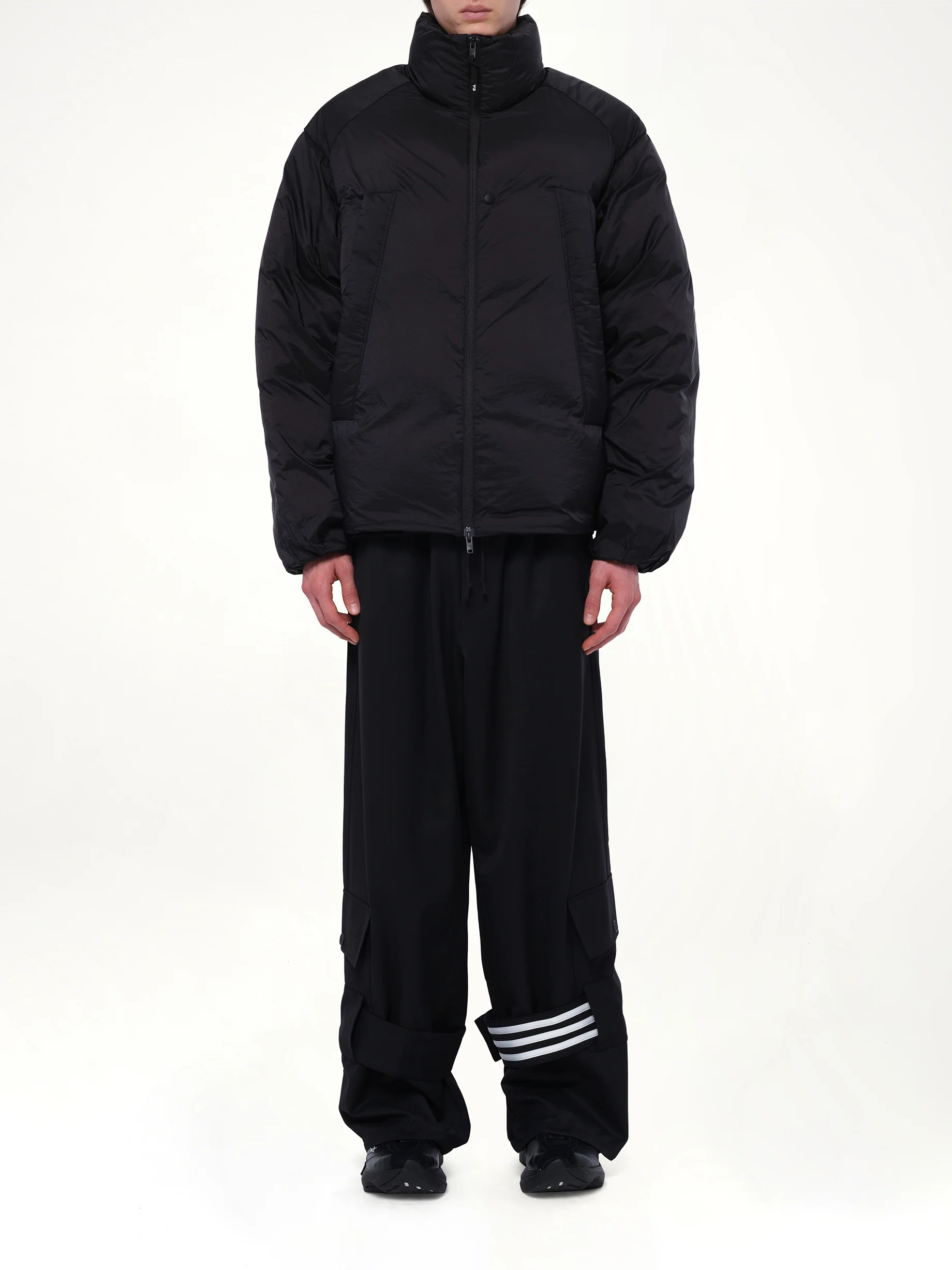 Puffer Jacket in Black - Image 7