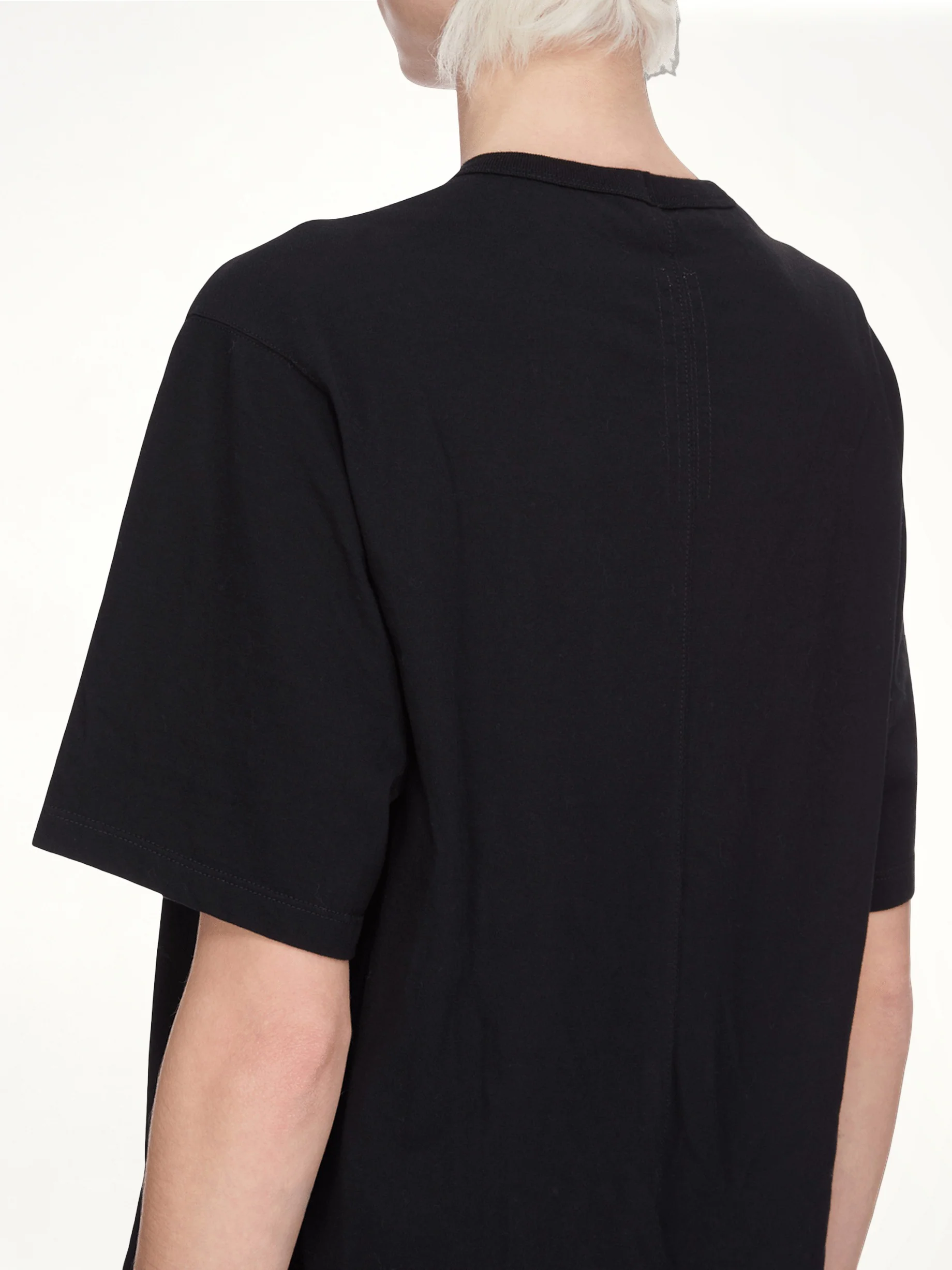 Brad T-Shirt in Black - Image 6