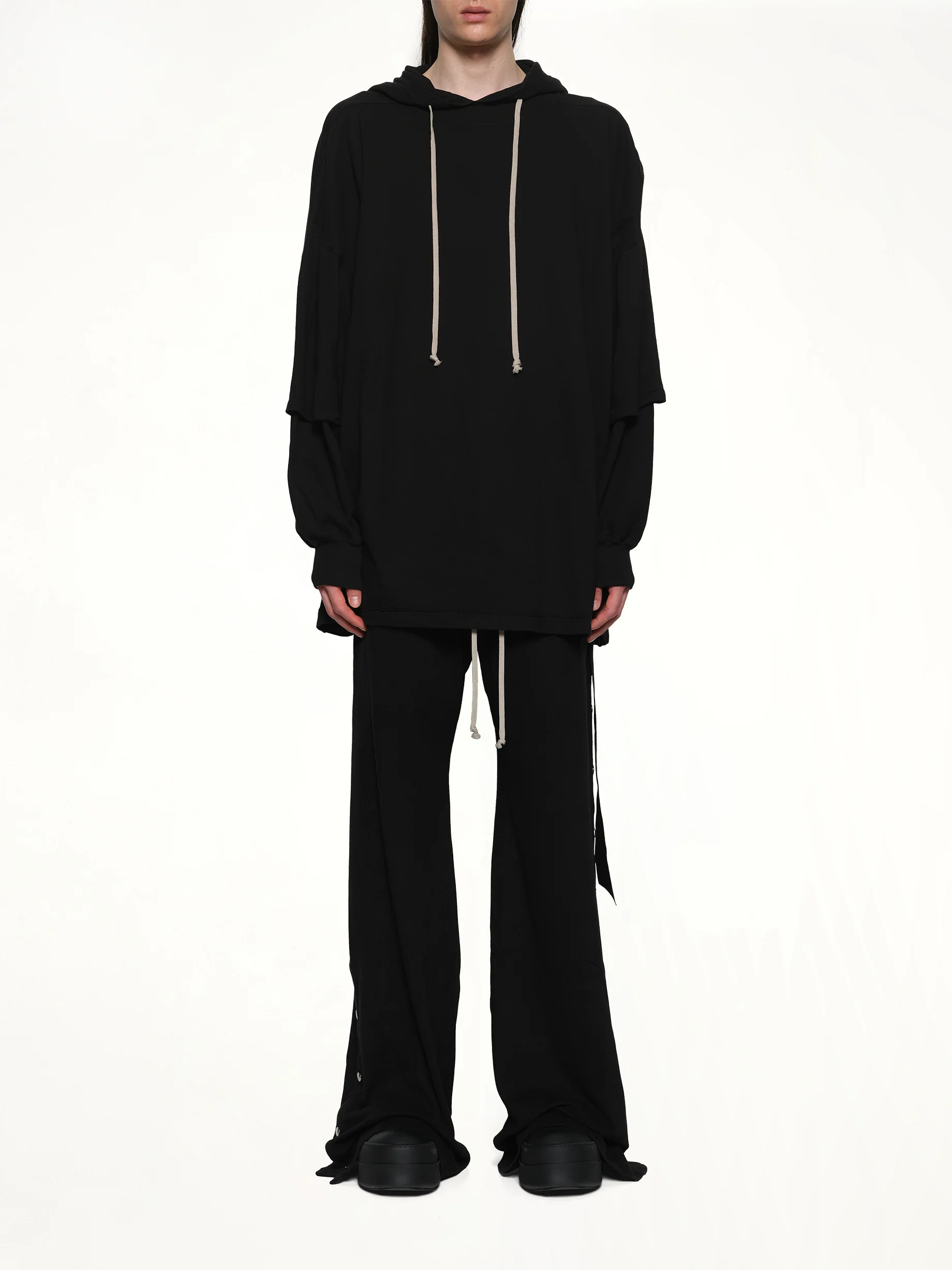 Tommy Hustler Hoodie in Black - Image 7