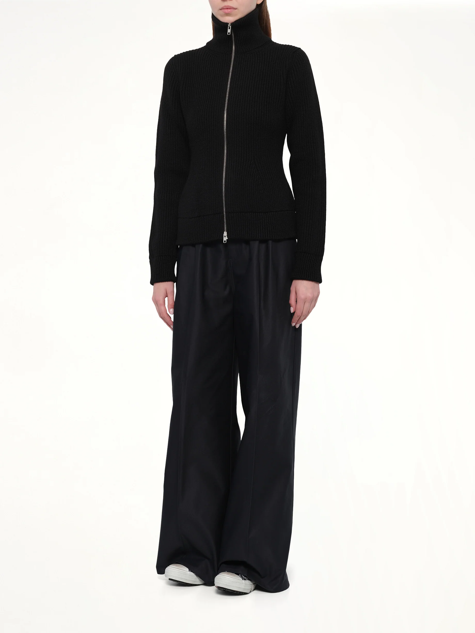 Gauge 5 Zip Cardigan in Black - Image 4
