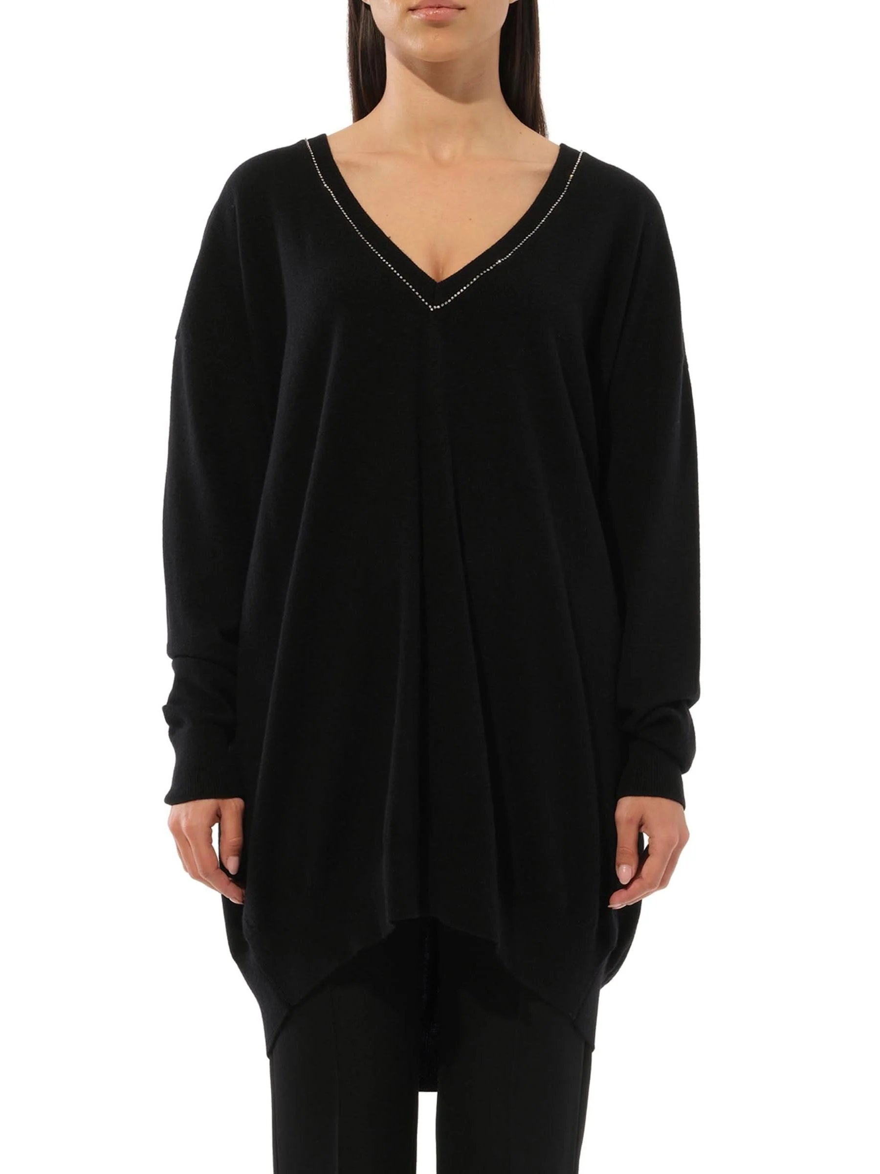 Embroidered Strass V-Neck in Black