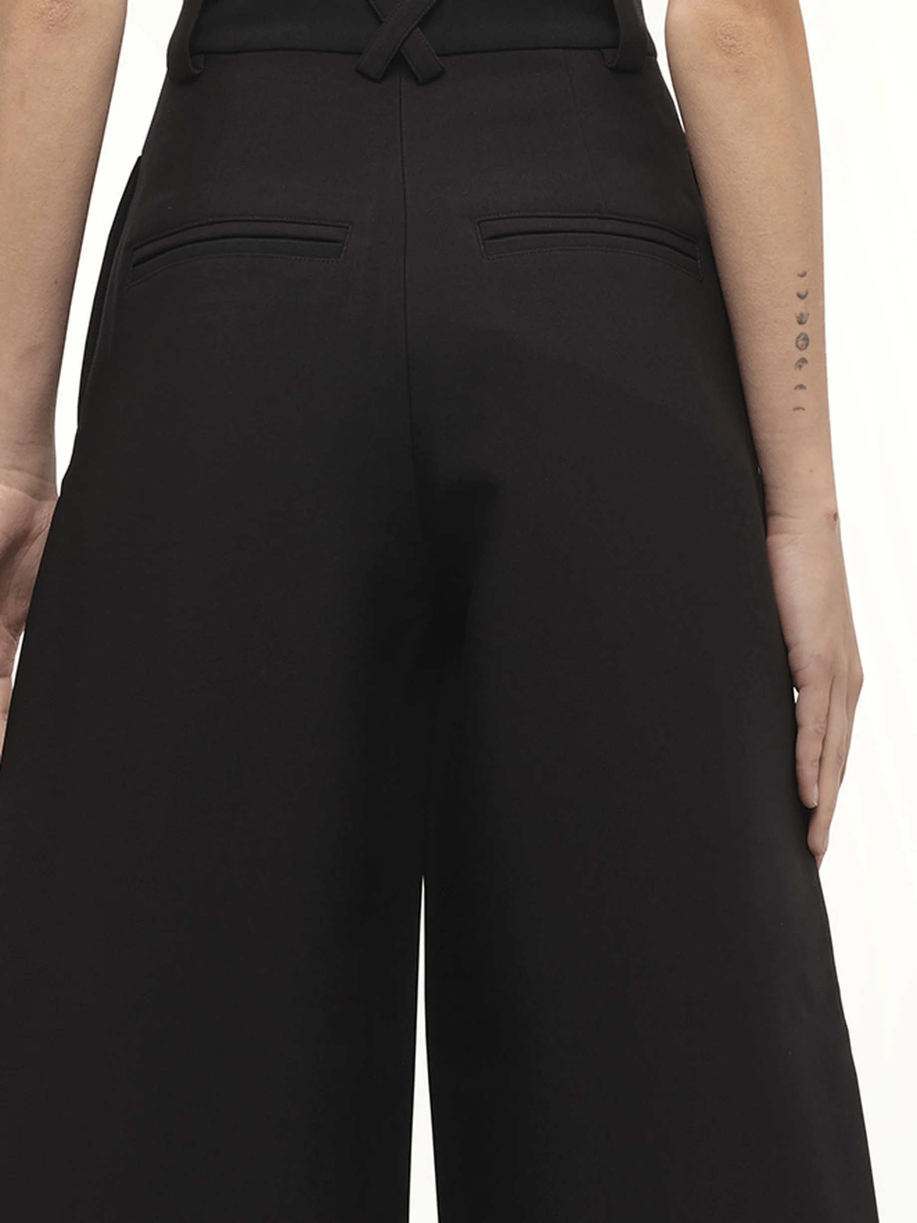 Hand in Front Pocket Pant in Black - Image 3