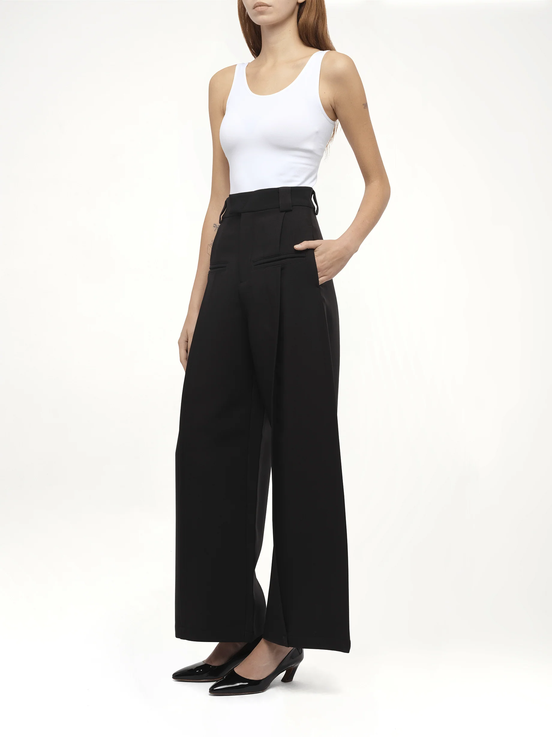 Hand in Front Pocket Pant in Black - Image 4