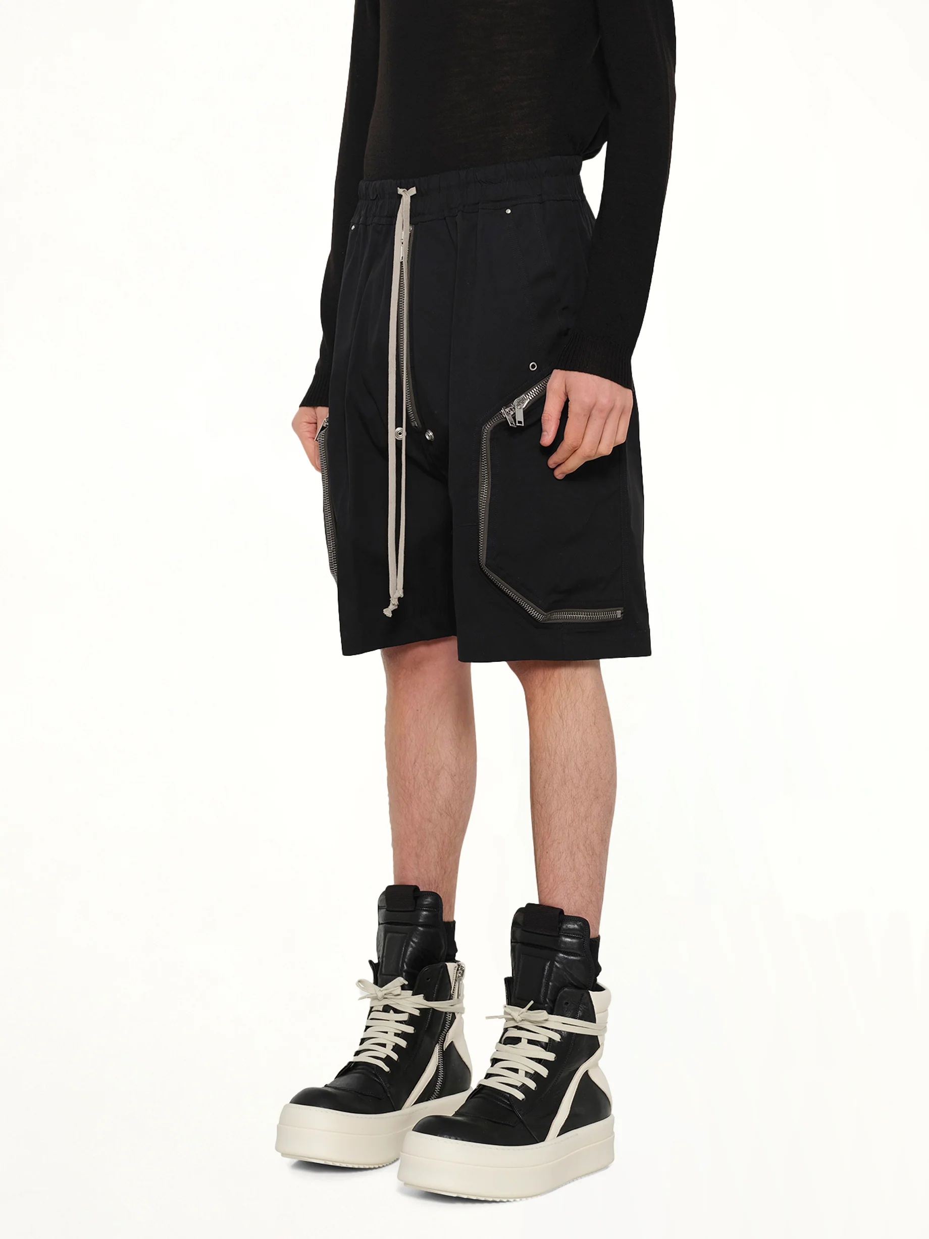 Heizer Bela in Black - Image 3