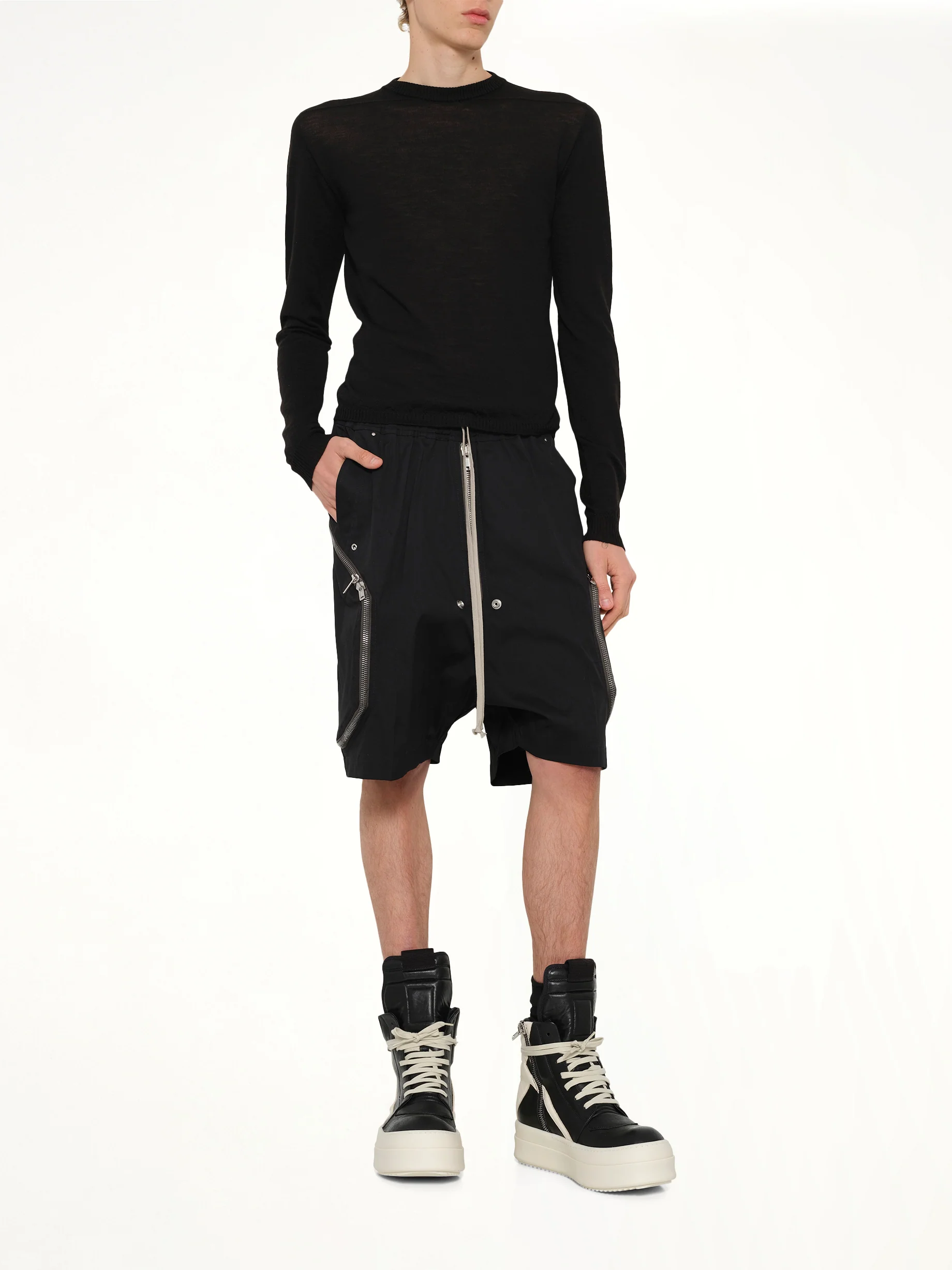 Heizer Bela in Black - Image 4