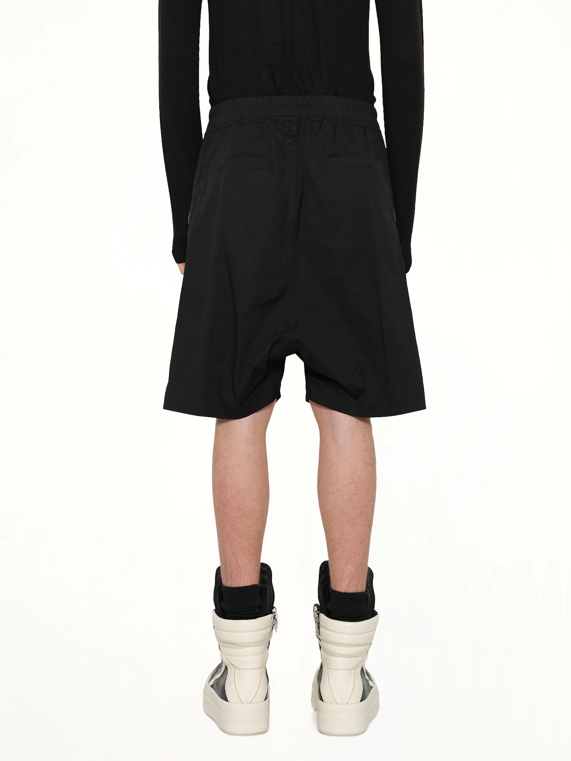 Heizer Bela in Black - Image 5