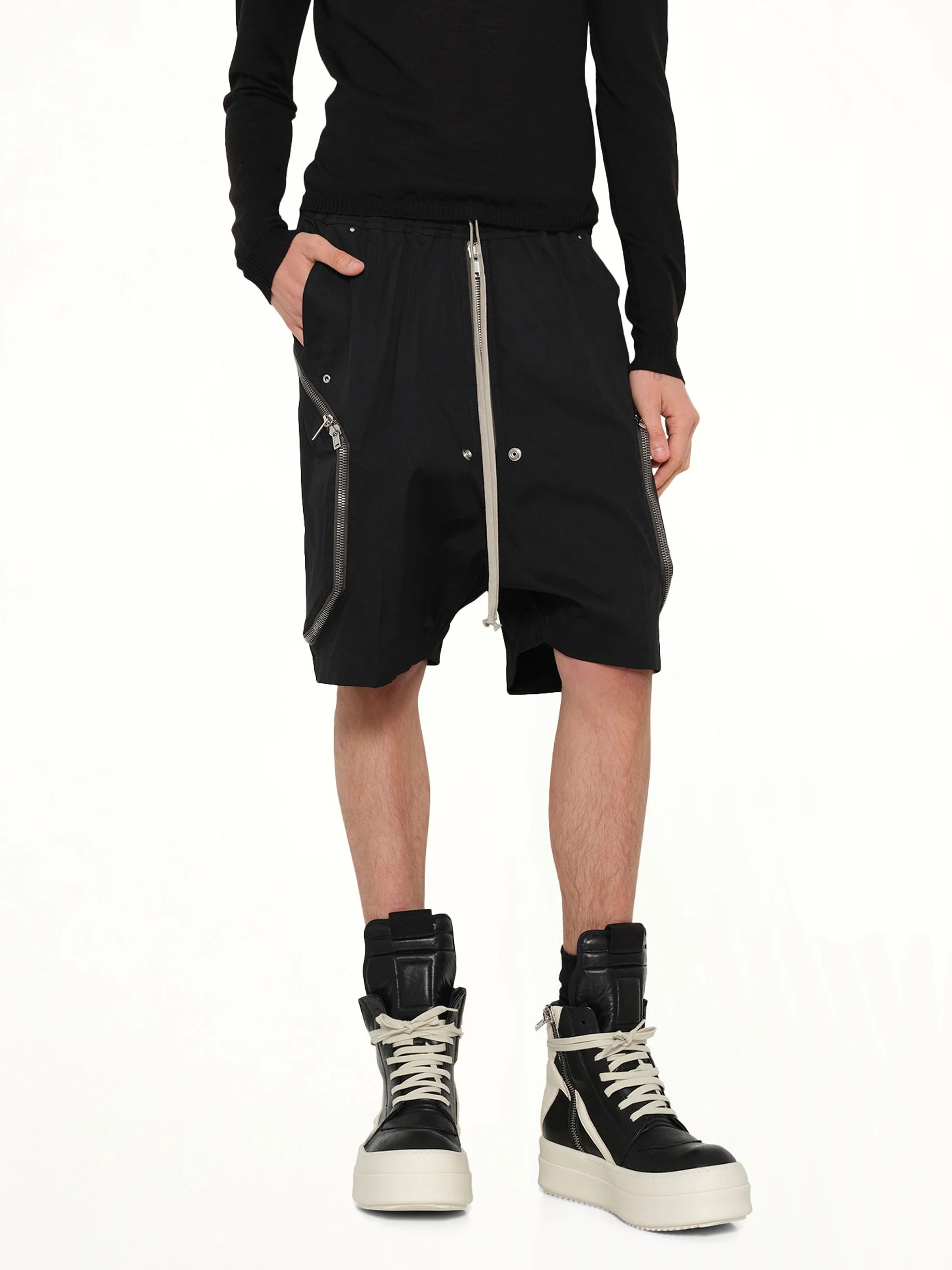 Heizer Bela in Black - Image 6