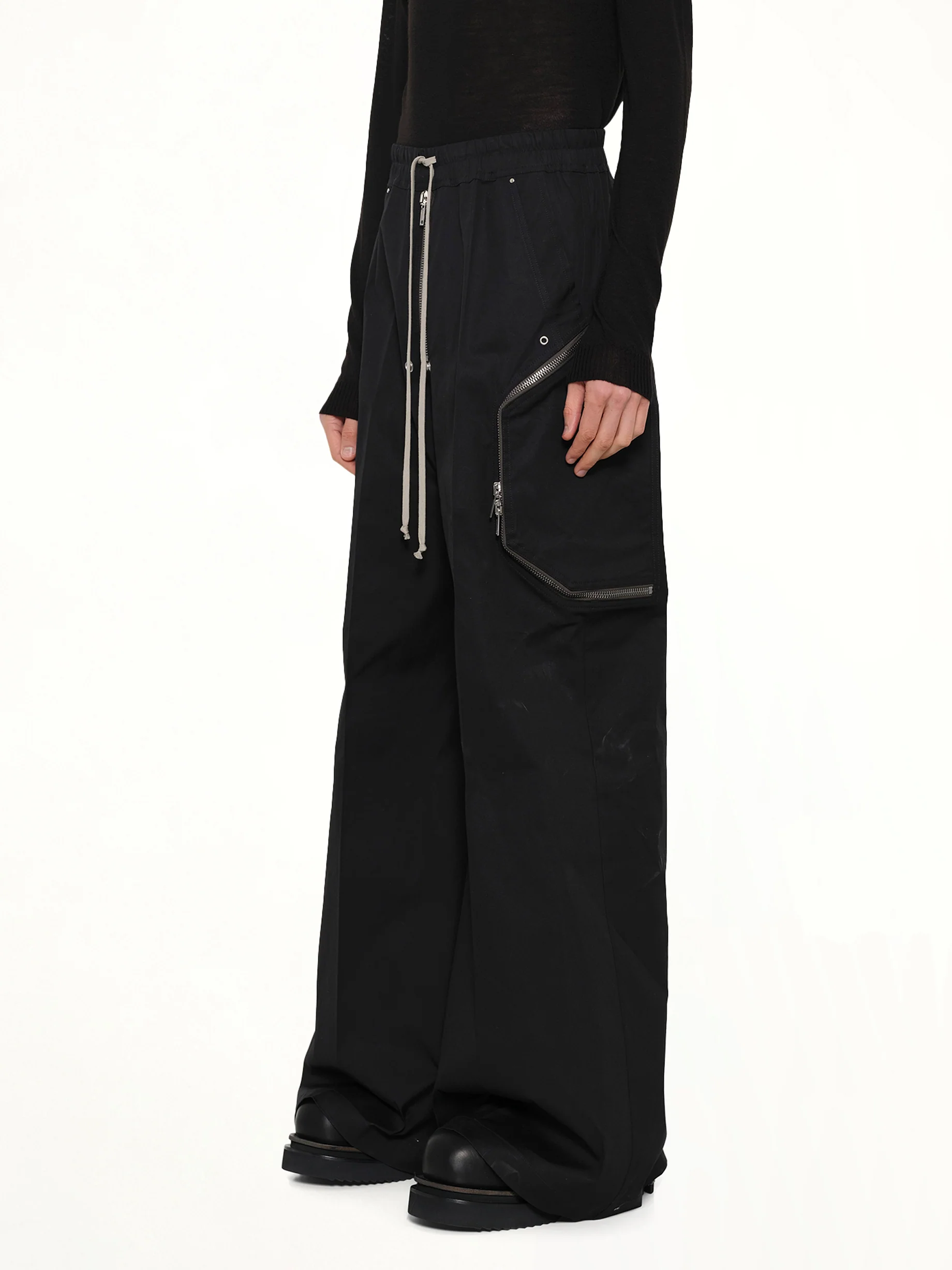 Heizer Belas in Black - Image 3
