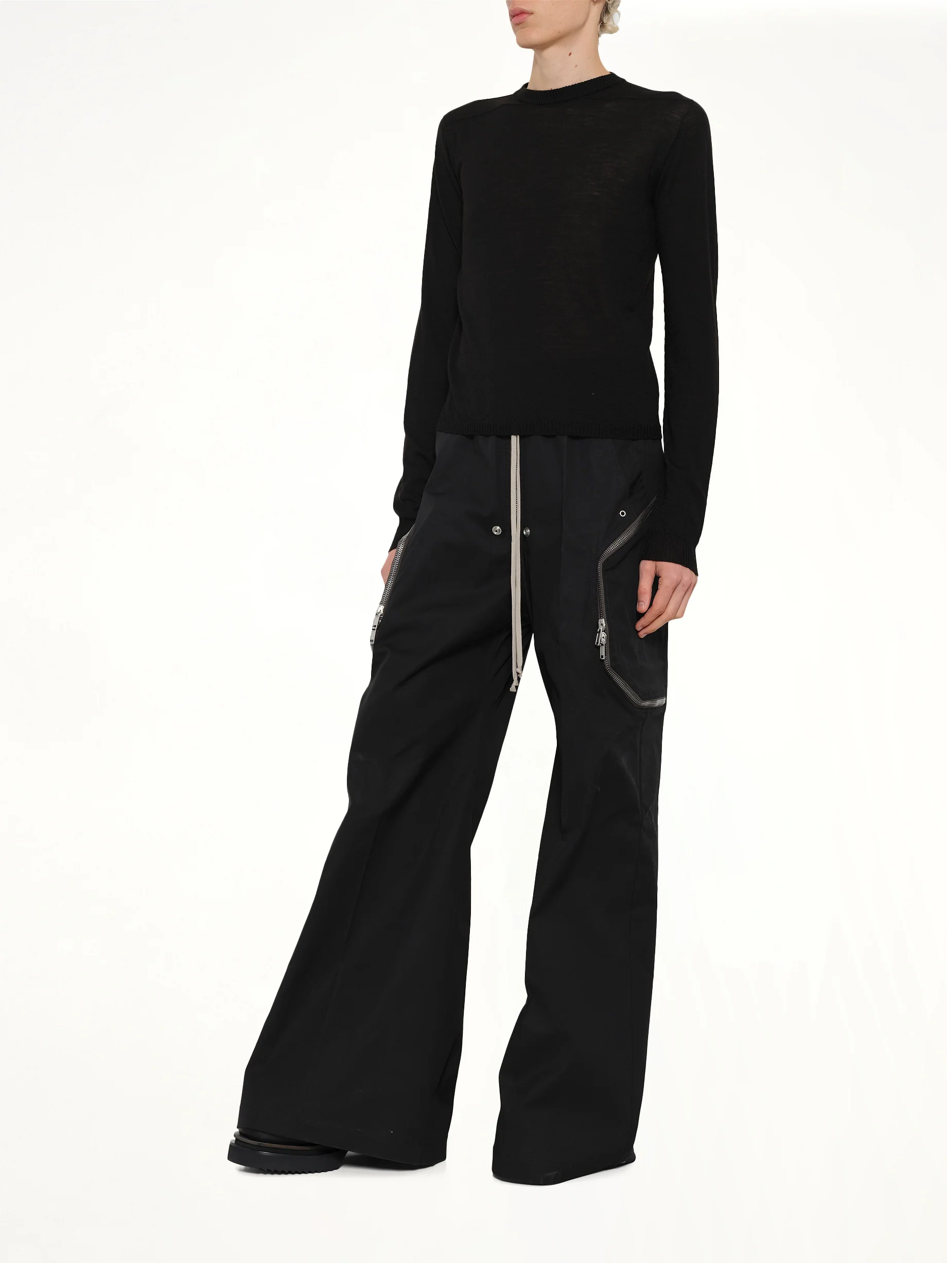 Heizer Belas in Black - Image 4