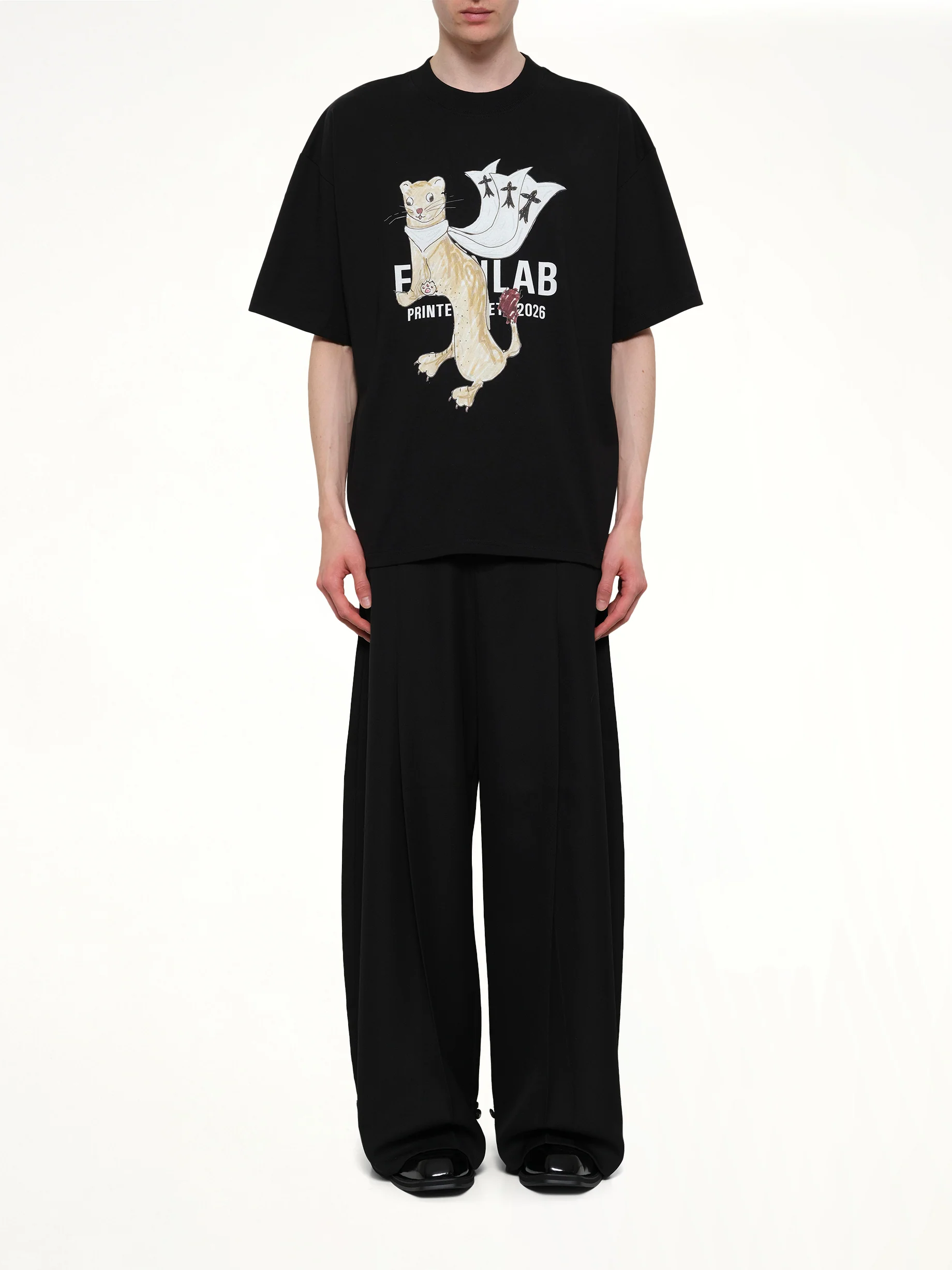 Hermine Print Cotton T-Shirt in Black - Image 7