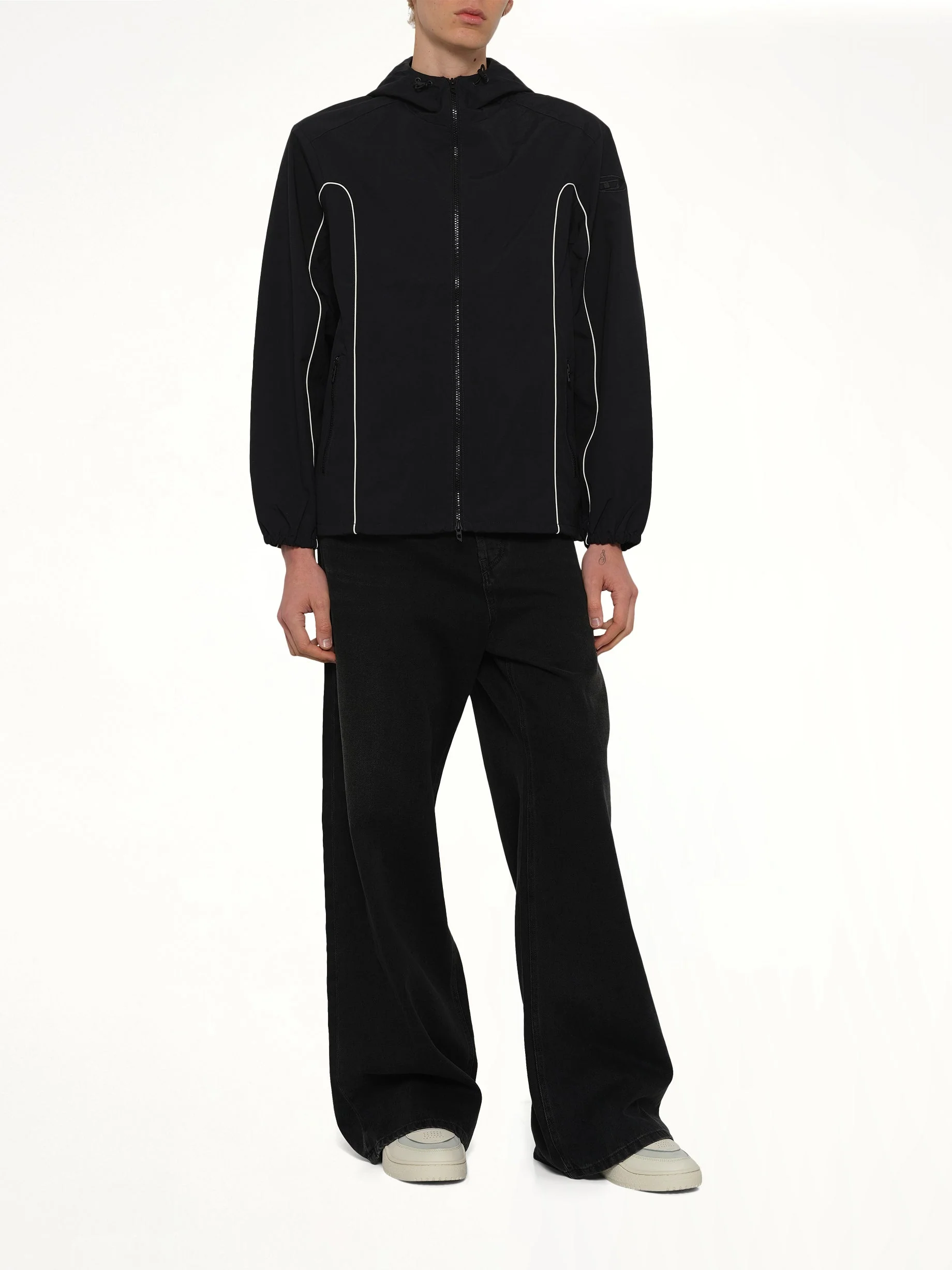 J-HIVES-WRD Jacket in Black - Image 4