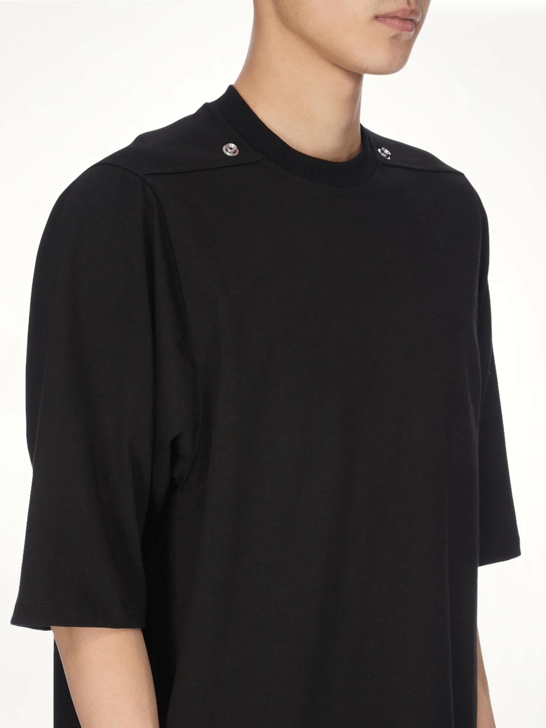 Jumbo SS Rivet T-Shirt in Black - Image 3