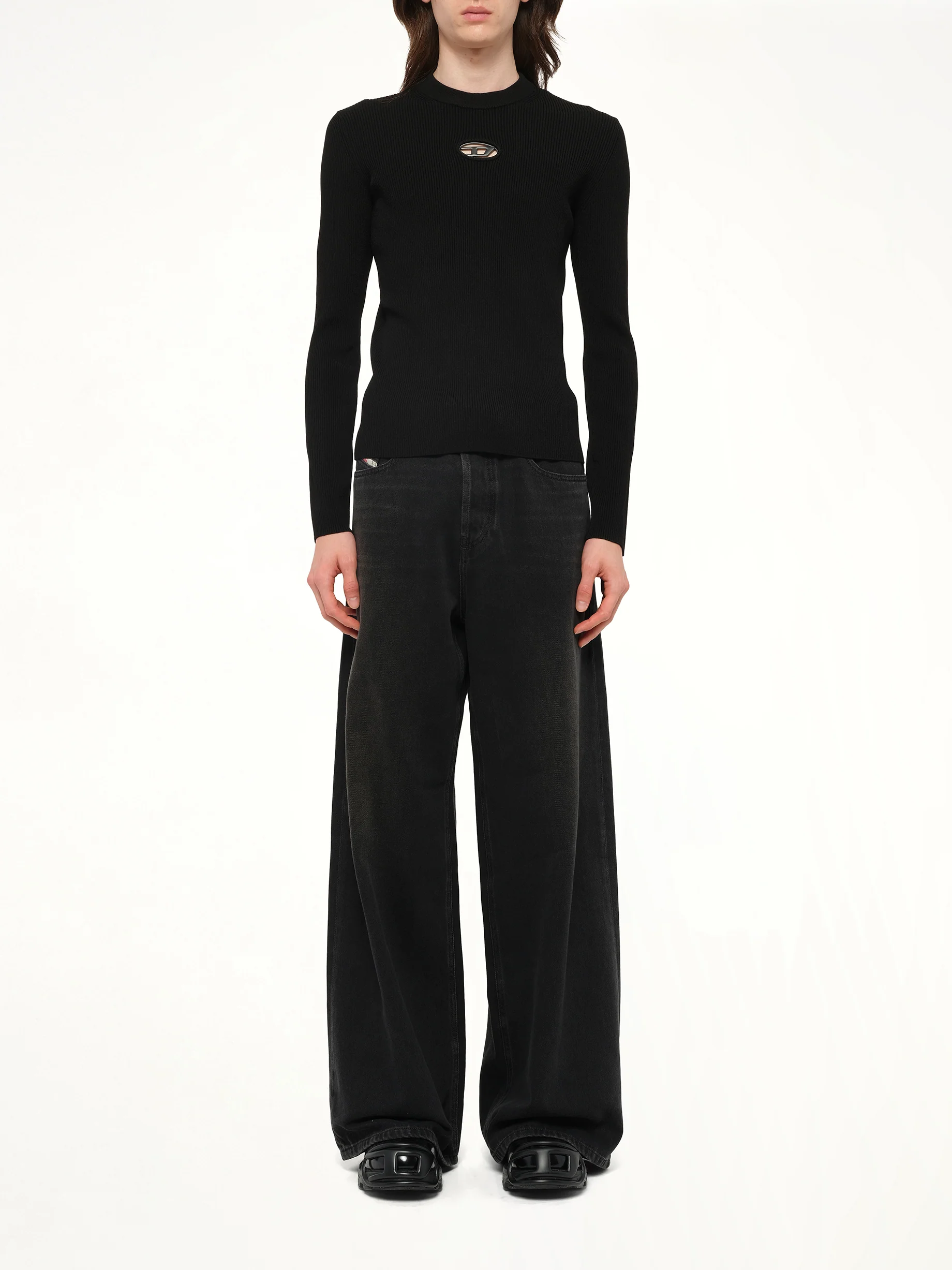 K-Zackary-Round Sweater In Black - Image 7