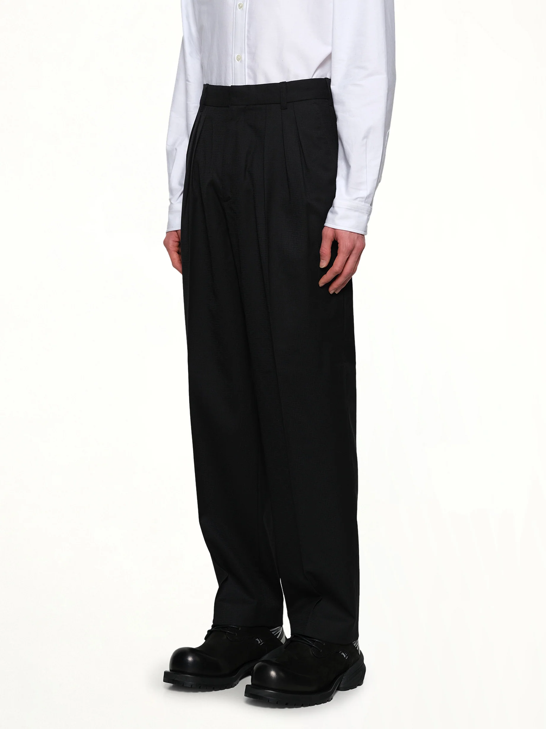 Kenzo Weave Pleated Tailored Pant in Black - Image 3