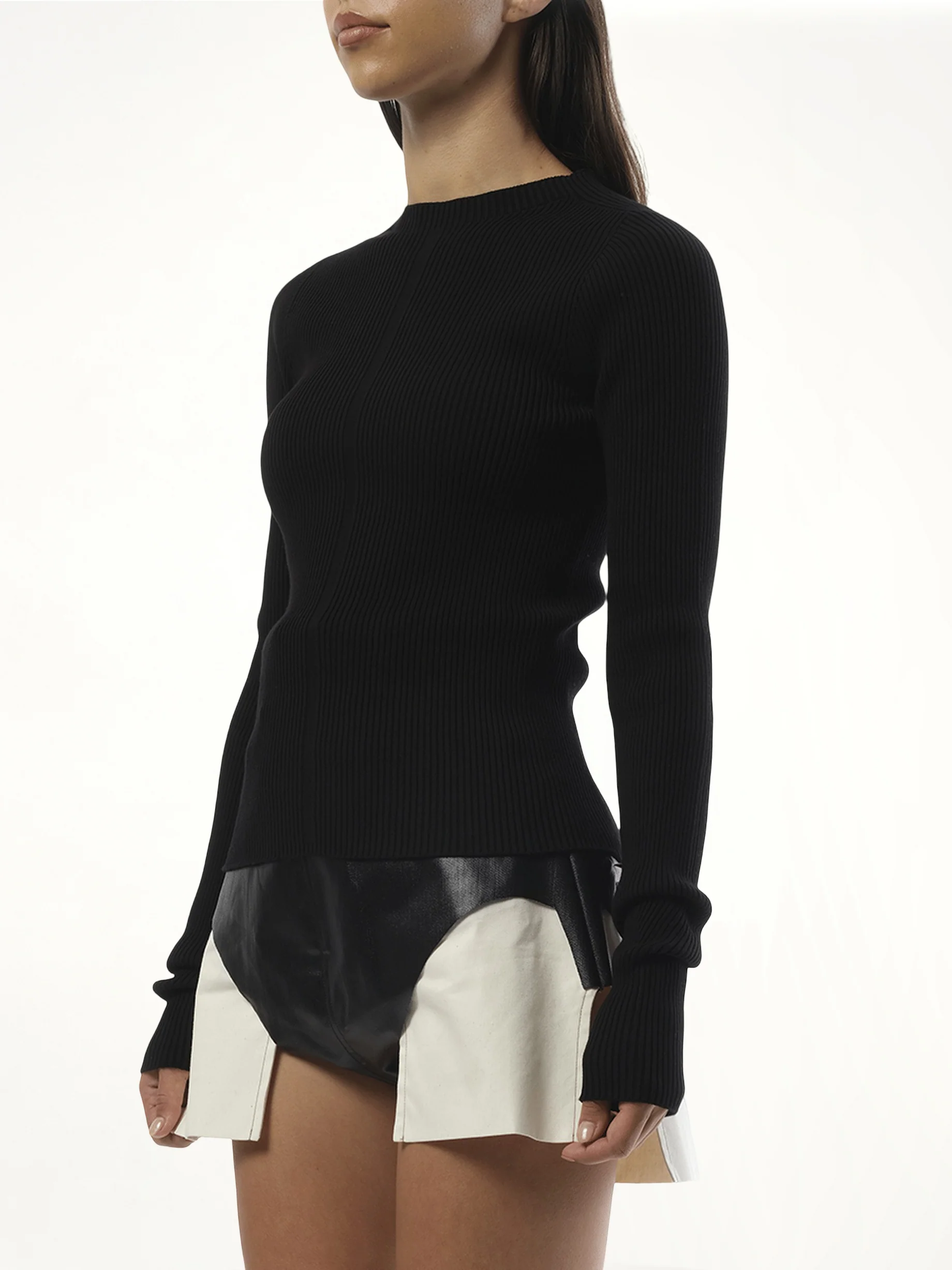 Knit Pull in Black - Image 5