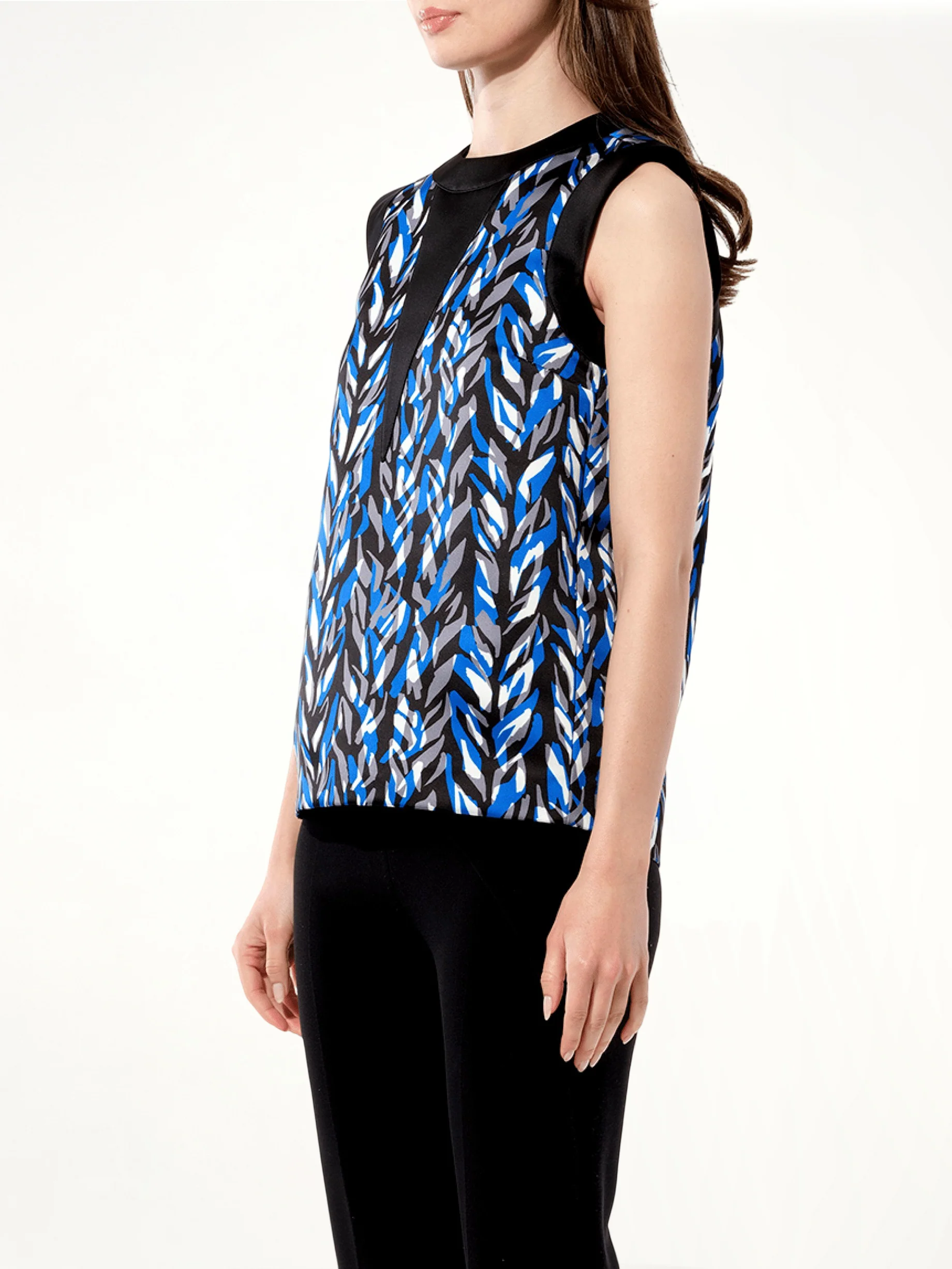 Knitwear in Blue - Image 5