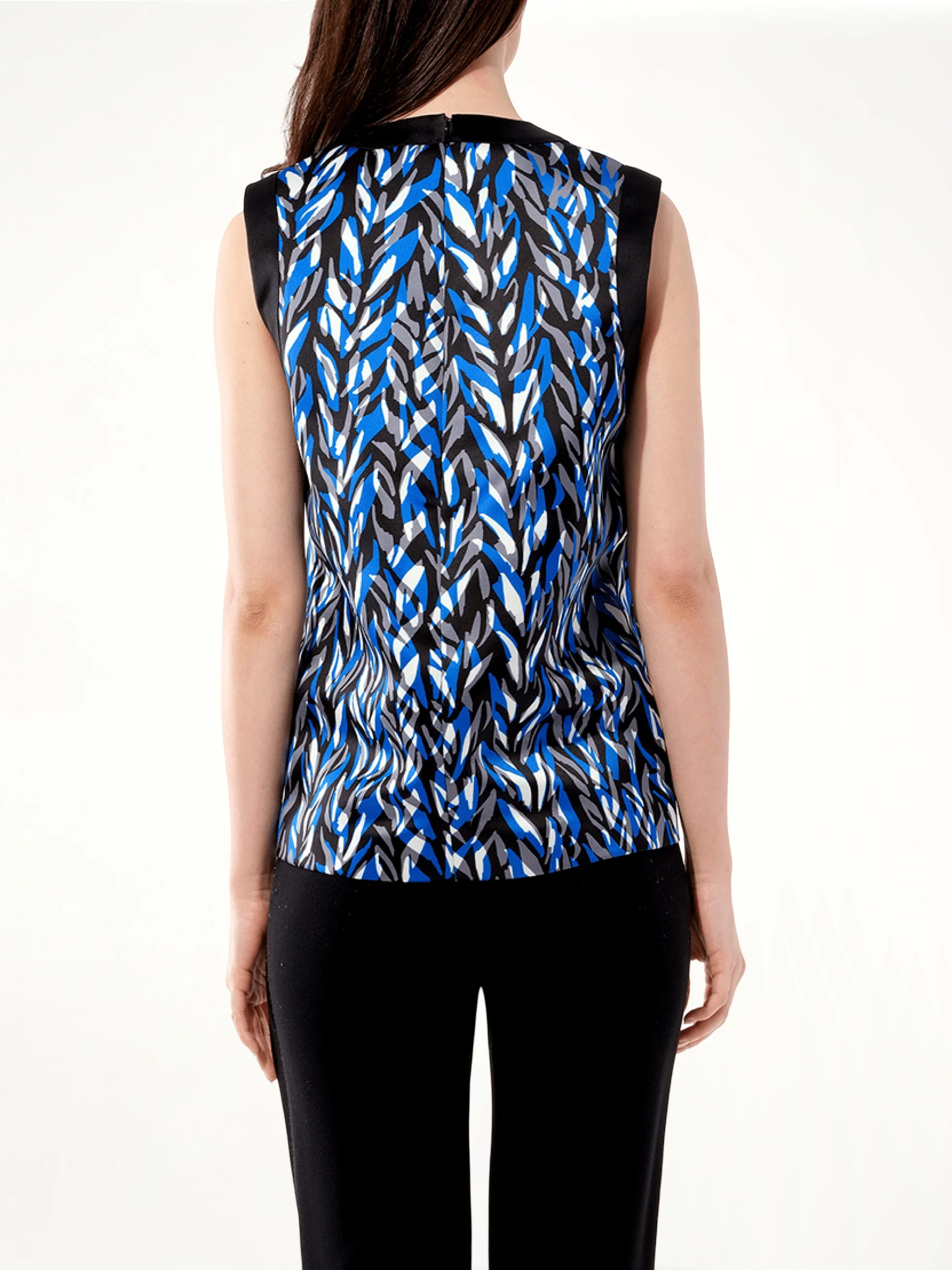 Knitwear in Blue - Image 6