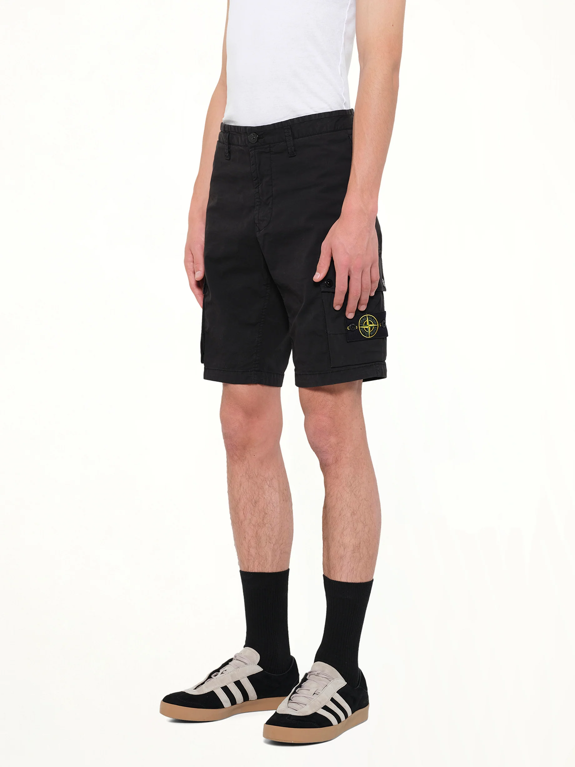L100019 Shorts in Black - Image 3