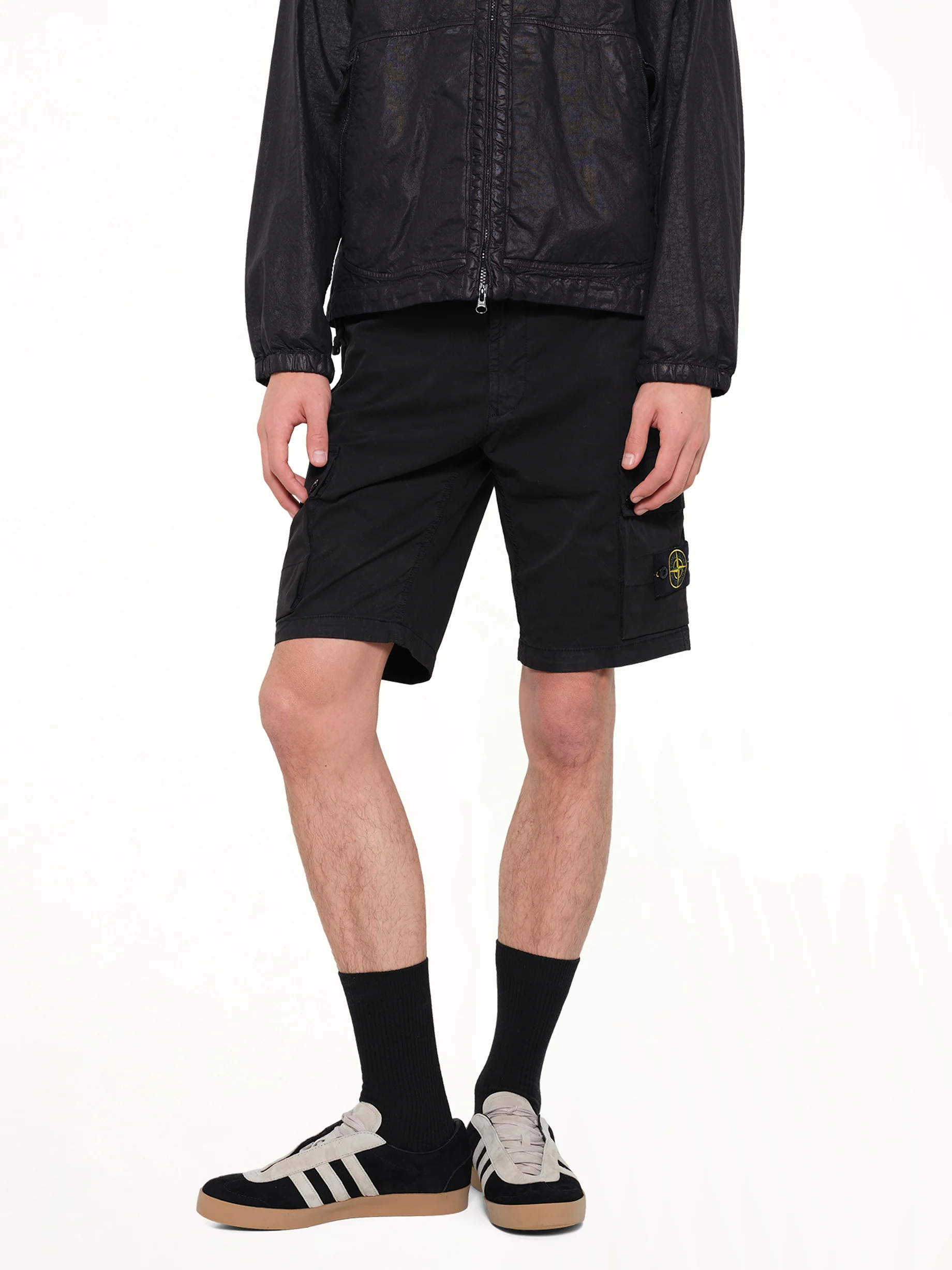 L100019 Shorts in Black - Image 6