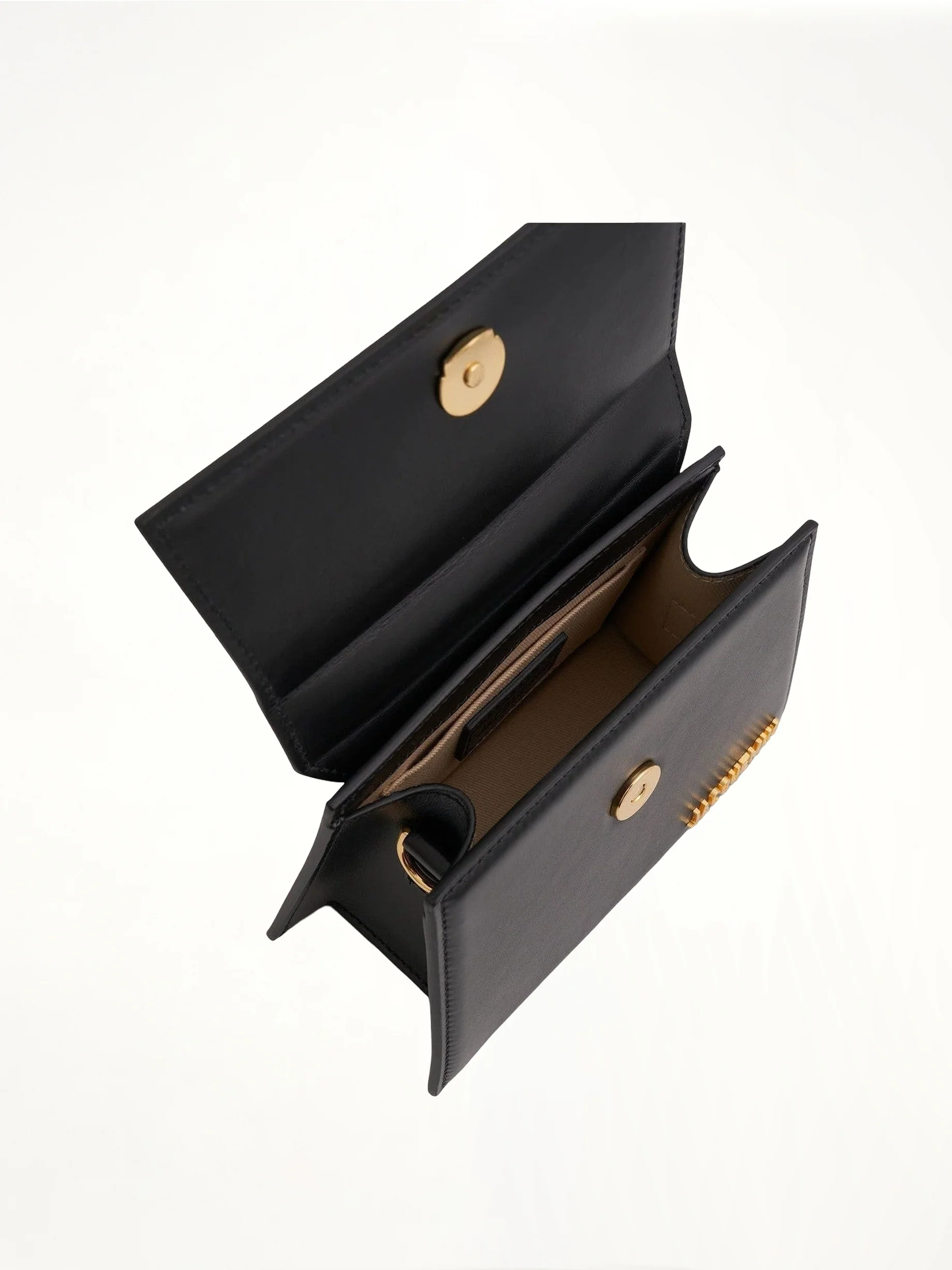 Le Chiquito Noeud Leather Bag in Black - Image 5