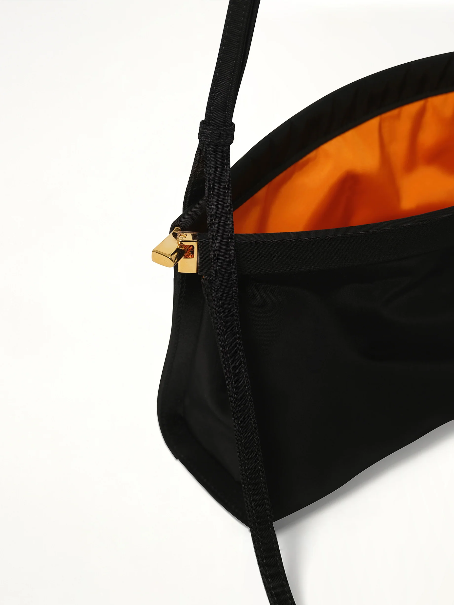 Le Click East West Nylon Shoulder Bag in Black - Image 8