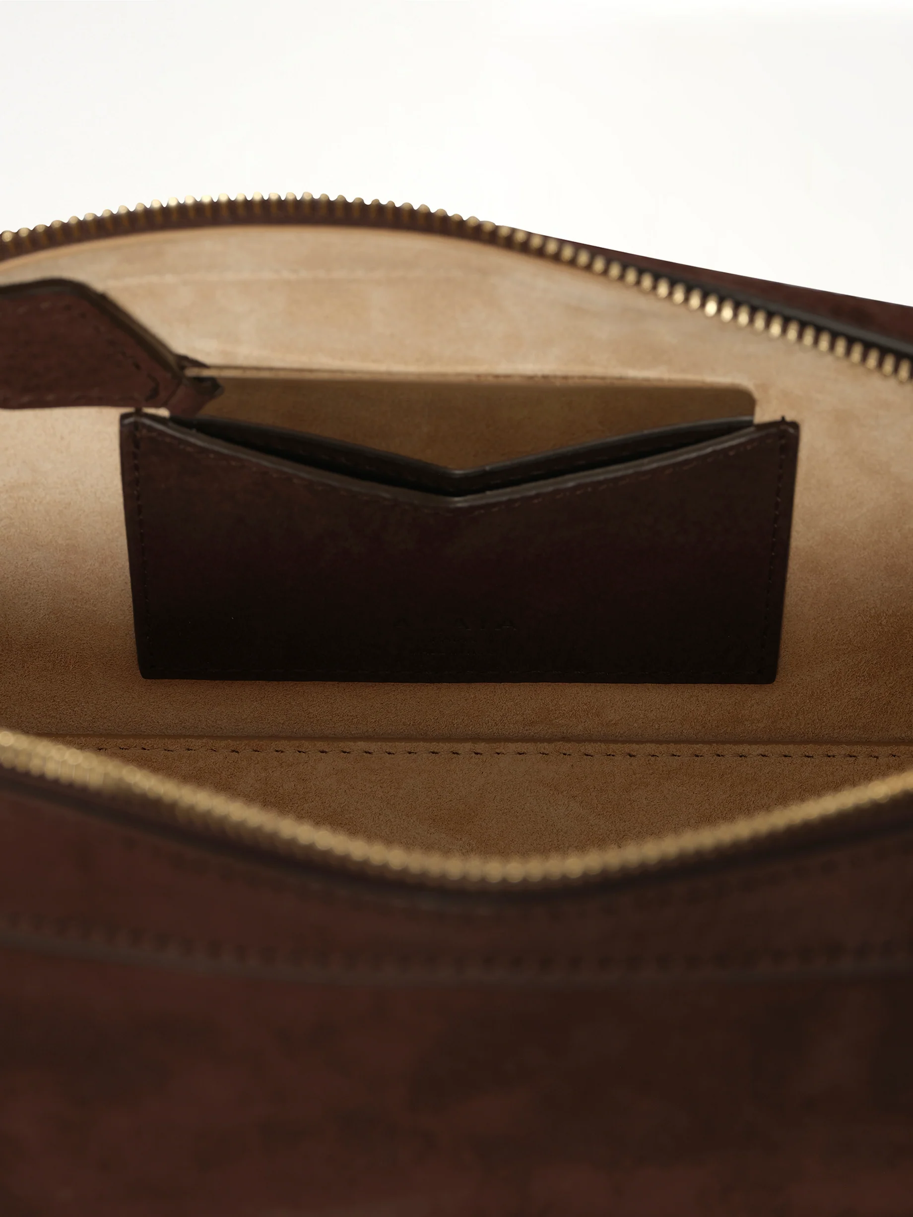 Le Teckel Medium Bag in Brun Fonce - Image 7