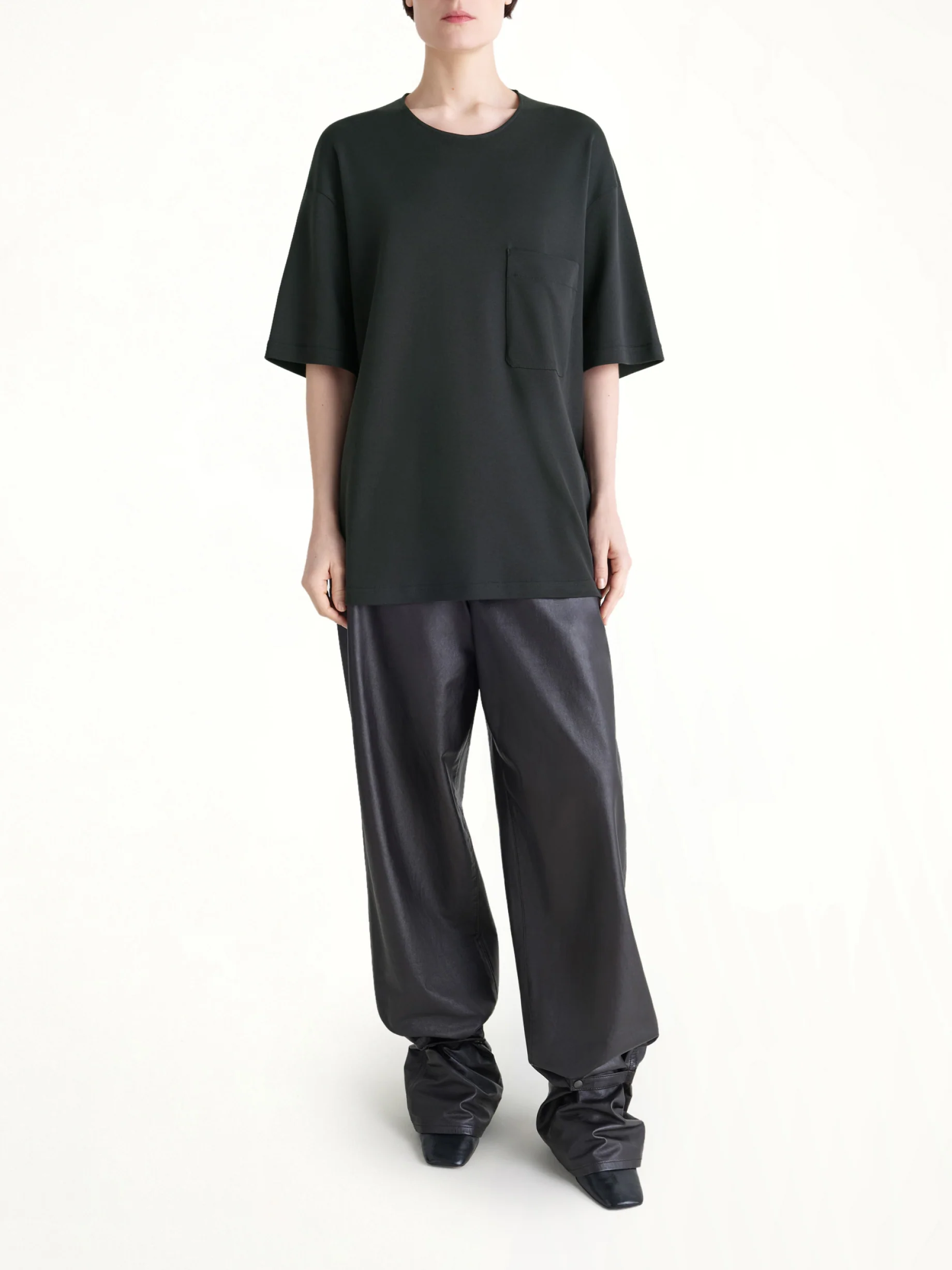 Relaxed Fit T-Shirt in Black - Image 4